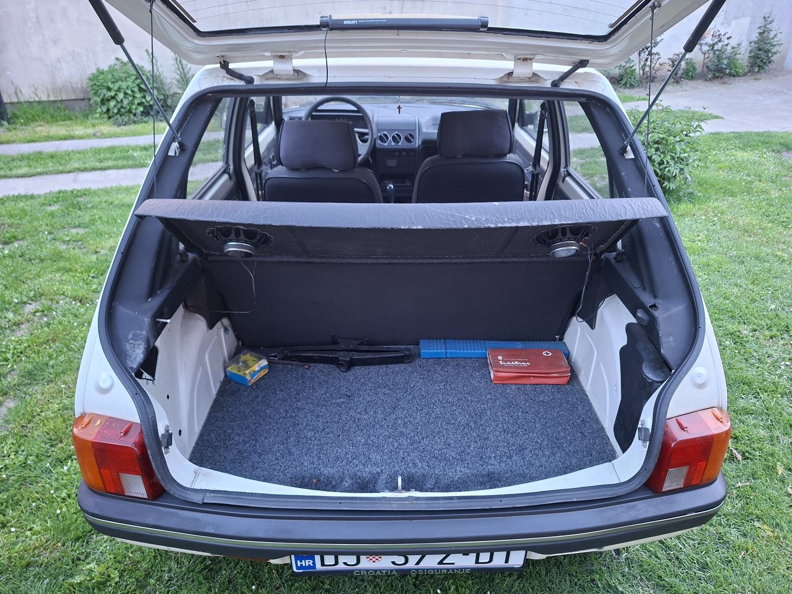 PEUGEOT 205 1.1 BENZIN, GARAẒ̌IRAN, LIJEPO OČUVAN, ISPRAVAN!, fotografija 9