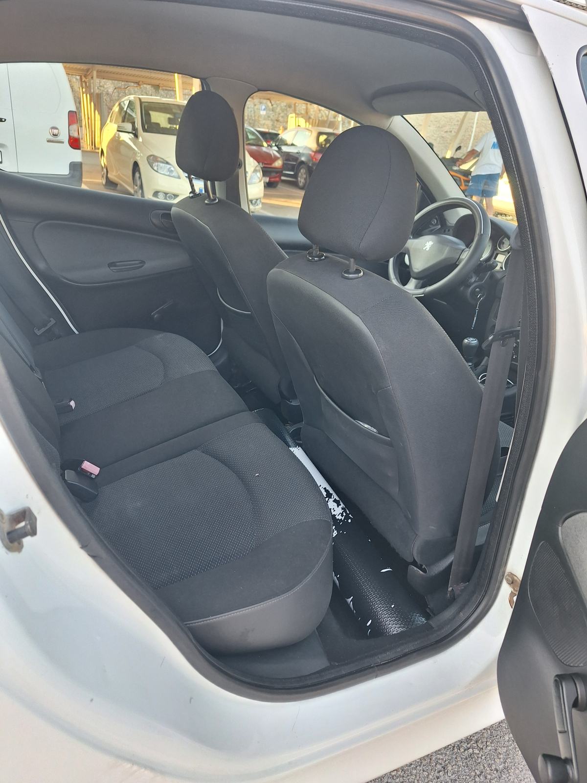 Peugeot 206+ 1,4 HDI, fotografija 12