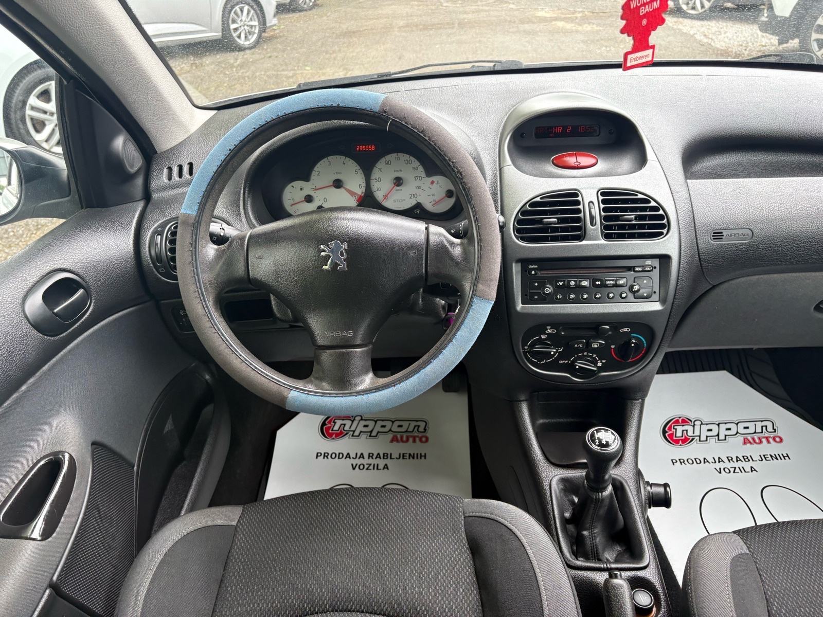 Peugeot 206 SW 1,4 KLIMA - HR. AUTO - AUTOKREDIT, fotografija 13