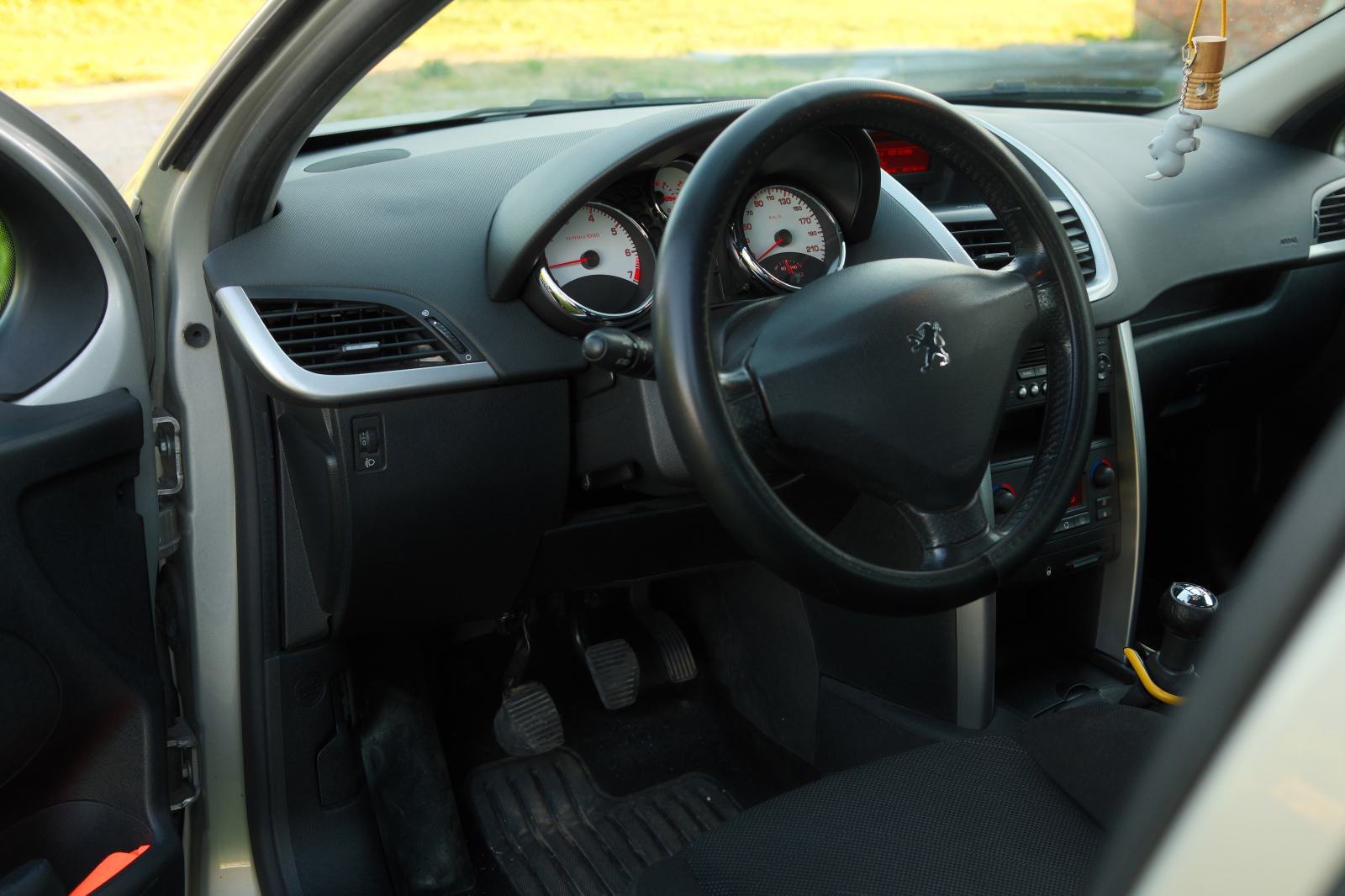 Peugeot 207 1,4 16V, 2006 god., fotografija 10