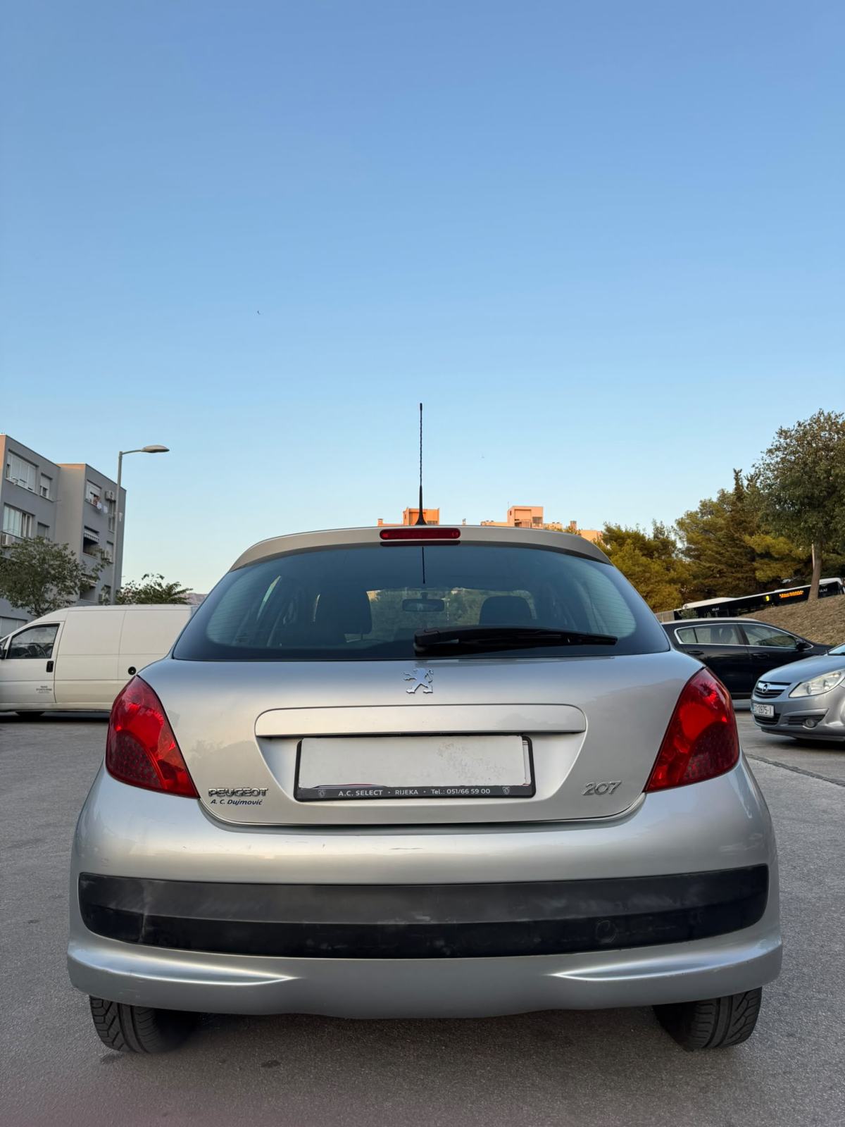 Peugeot 207 1,4 16V Hr auto 150tkm orig servisna knjiga, fotografija 7