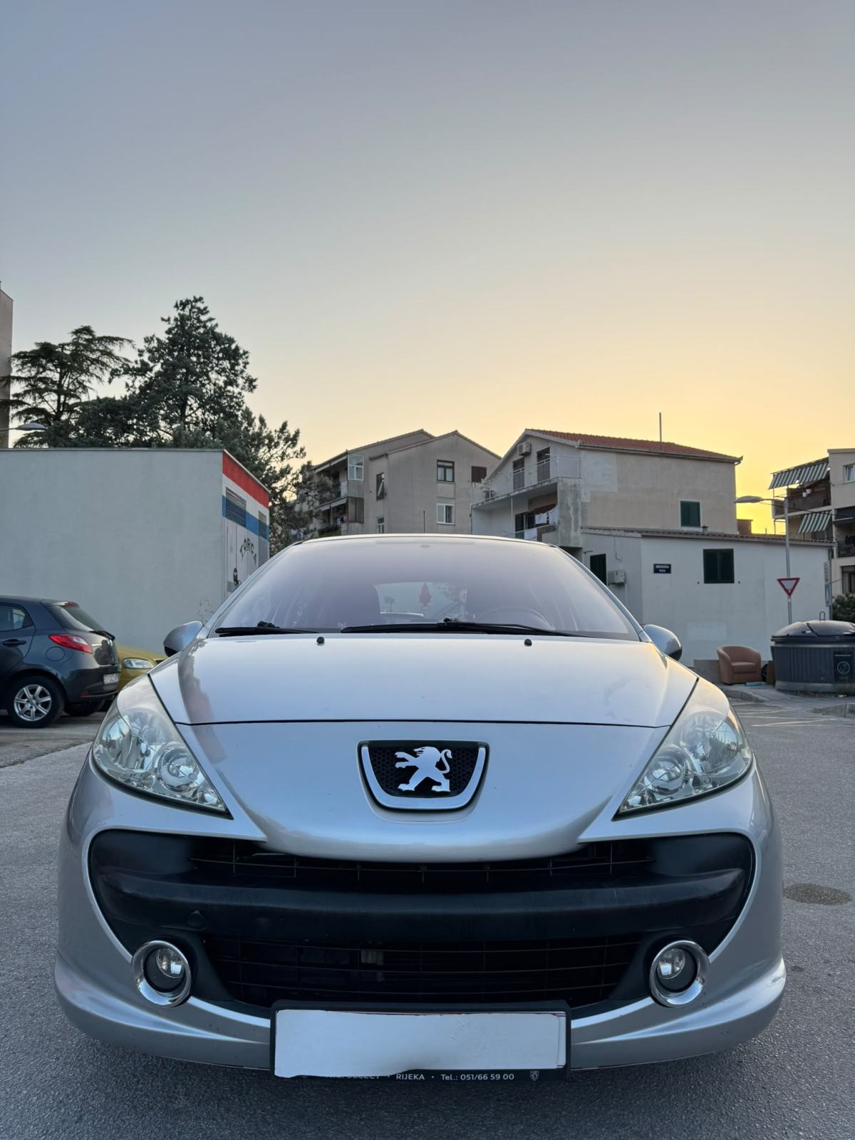 Peugeot 207 1,4 16V Hr auto 150tkm orig servisna knjiga, fotografija 2