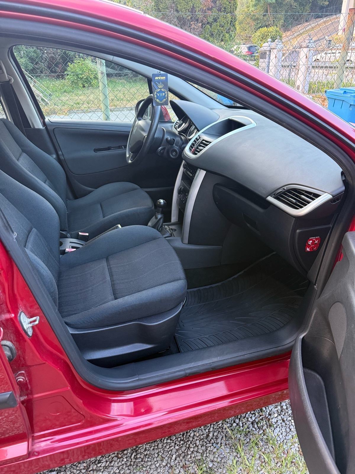 Peugeot 207 1,4 8V, fotografija 8