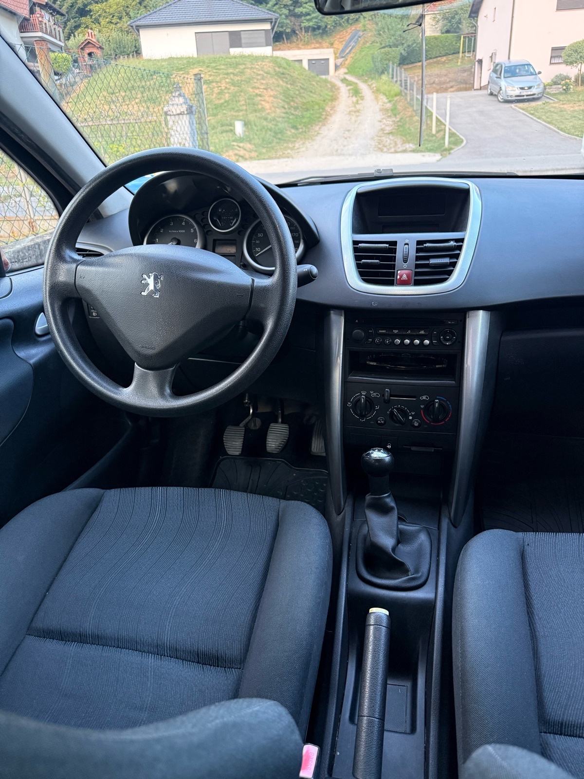 Peugeot 207 1,4 8V, fotografija 10