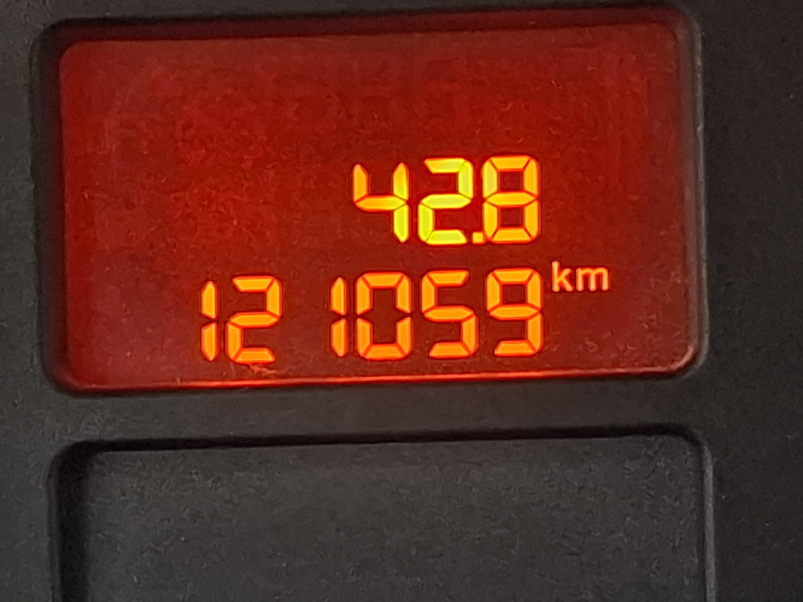 Peugeot 207 1.4 i, 8v, VRHUNSKI ! SAMO 121000 KM, POTVRDA !, fotografija 3