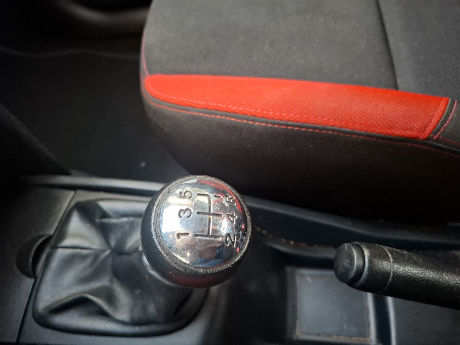 Peugeot 207 1.4 i, 8v, VRHUNSKI ! SAMO 121000 KM, POTVRDA !, fotografija 7