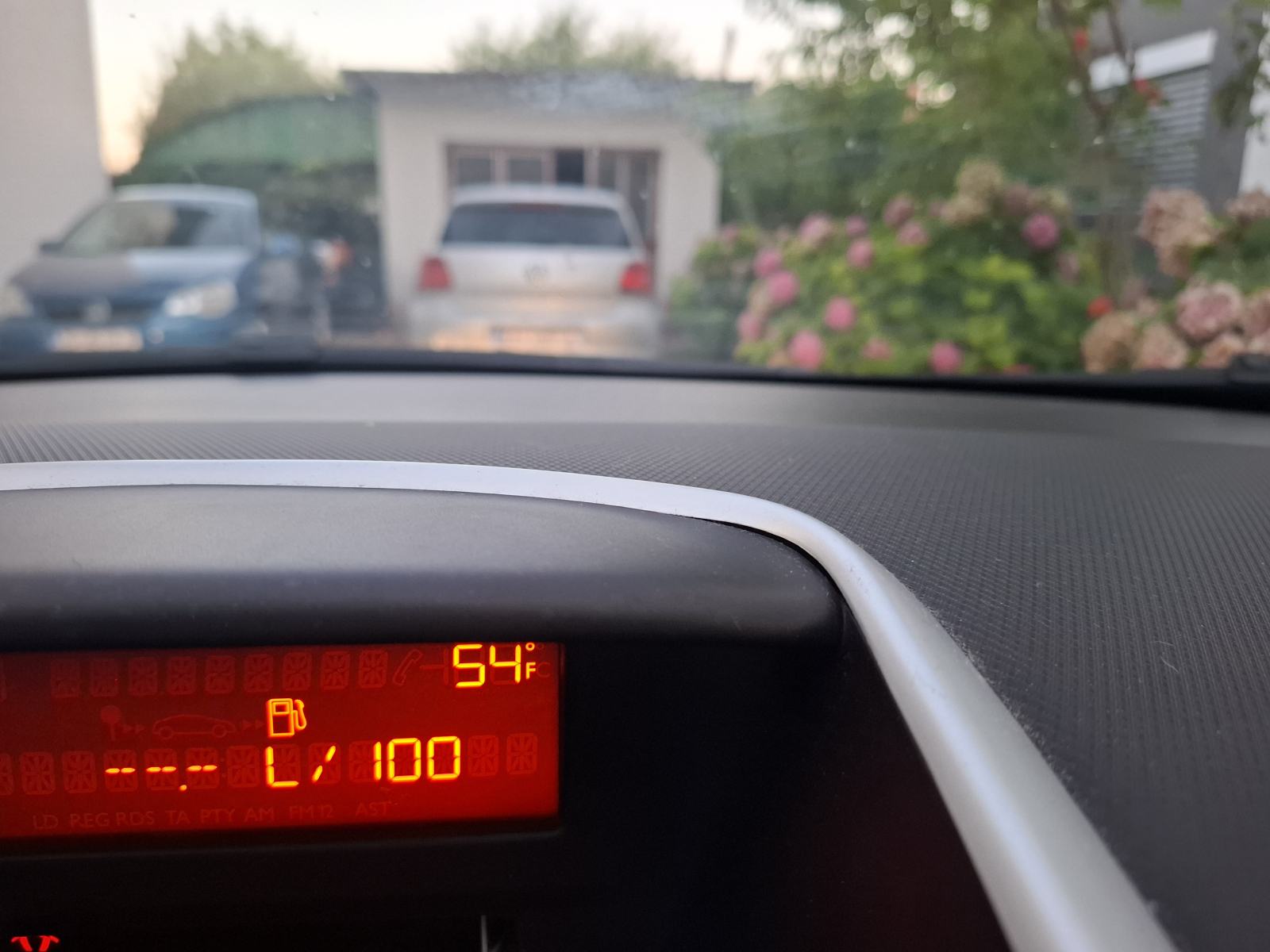 Peugeot 207 1.4 i, 8v, VRHUNSKI ! SAMO 121000 KM, POTVRDA !, fotografija 20