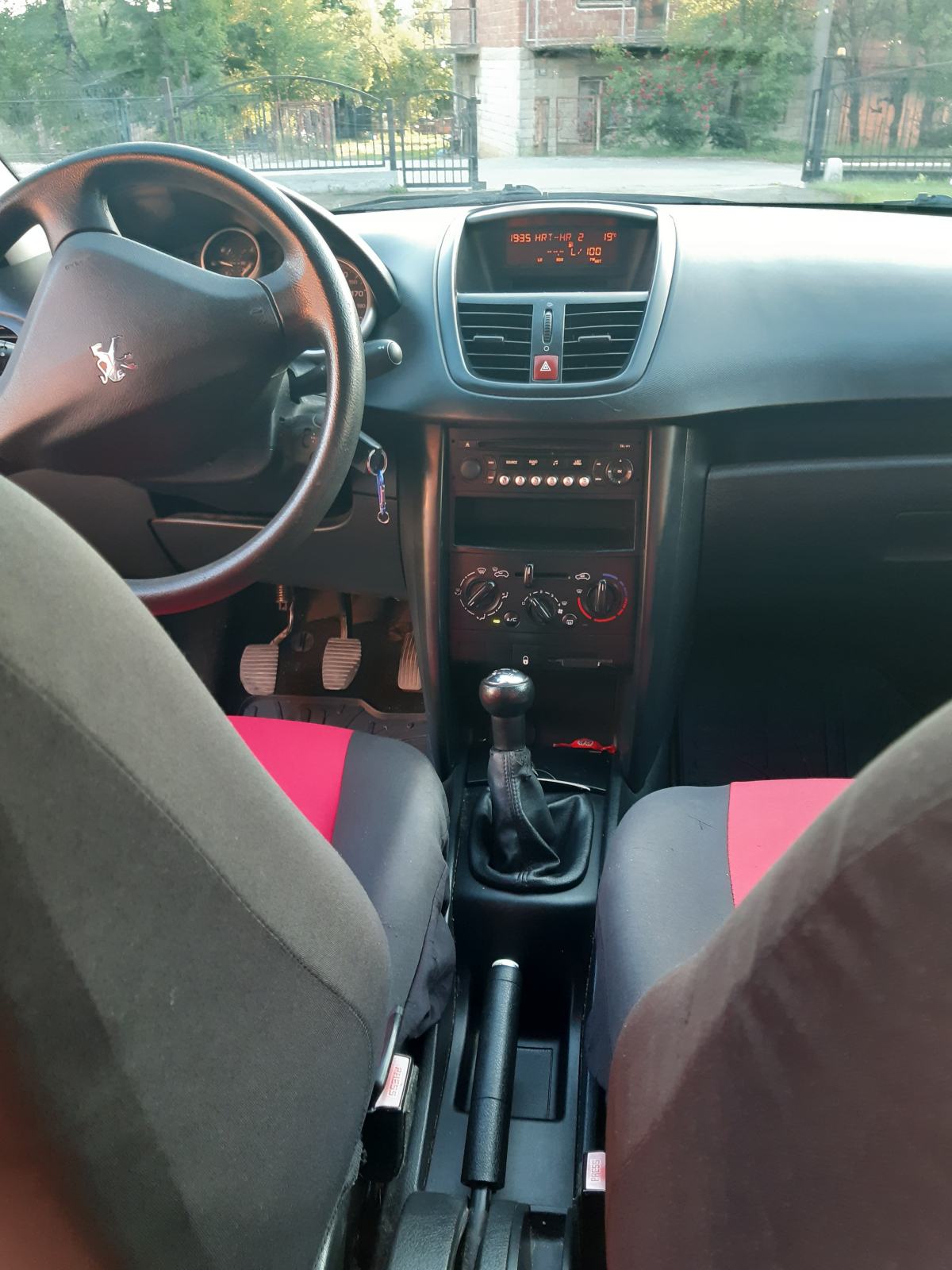 Peugeot 207, besprijekorna tehnička ispravnost, klima, reg. 02/2027., fotografija 9