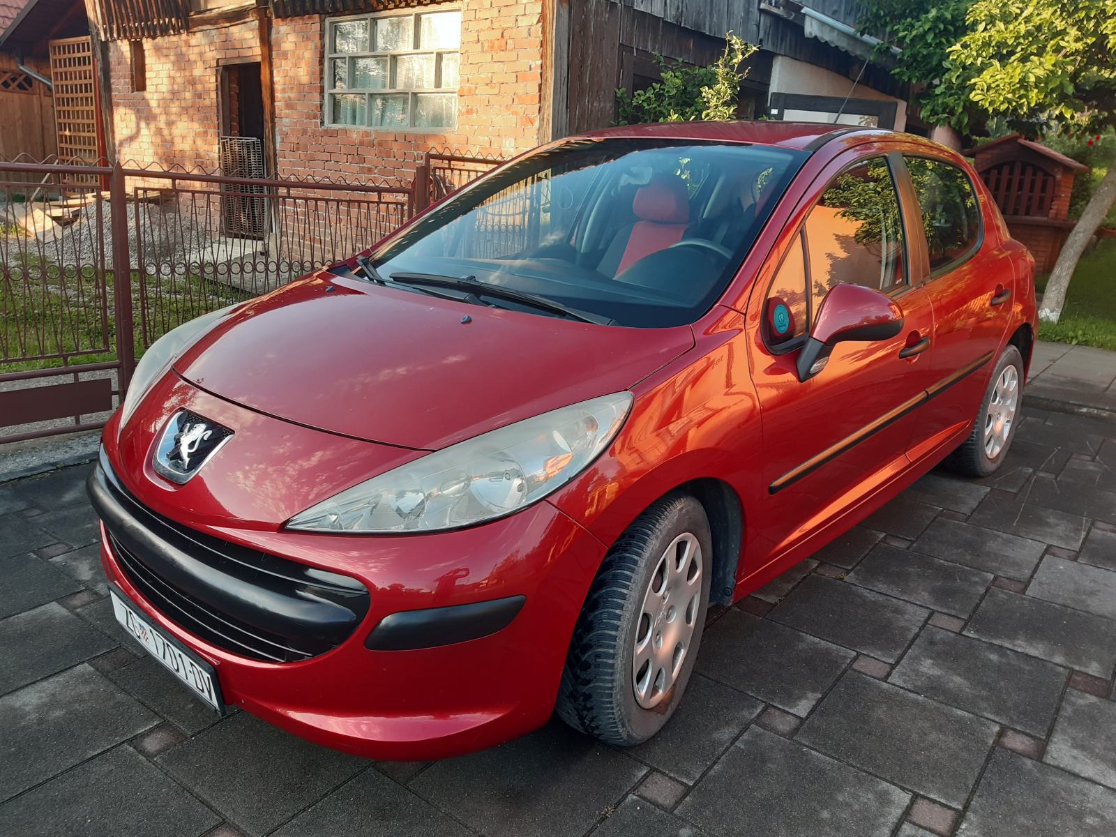 Peugeot 207, besprijekorna tehnička ispravnost, klima, reg. 02/2027., fotografija 2