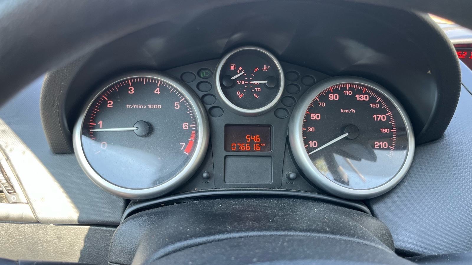 Peugeot 207 1,4i 76,000KM, 1.VL, KLIMA, 5 VRATA, KARTICE, ZAMJENA, fotografija 7
