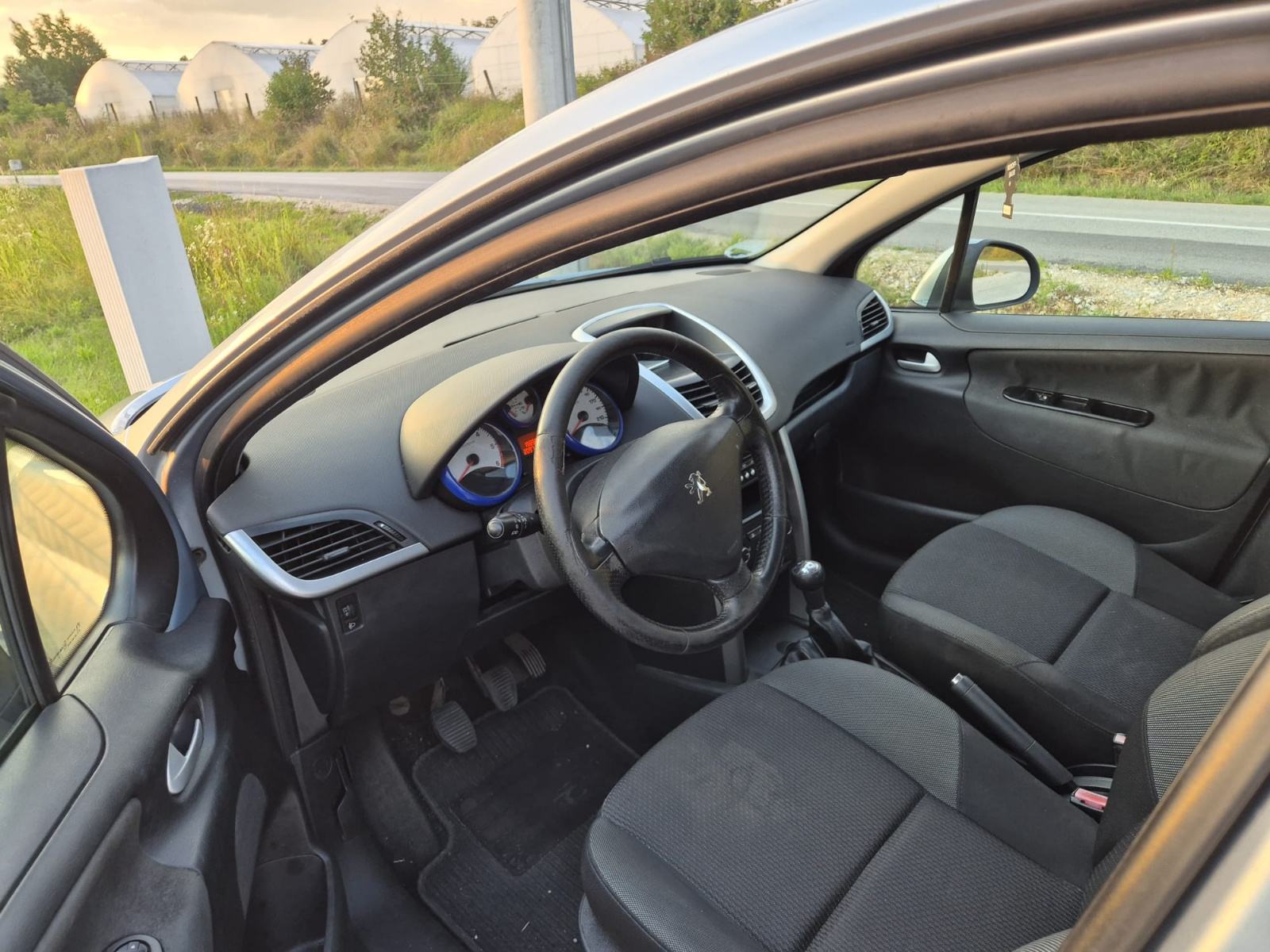 Peugeot 207 1,6 HDi, fotografija 12