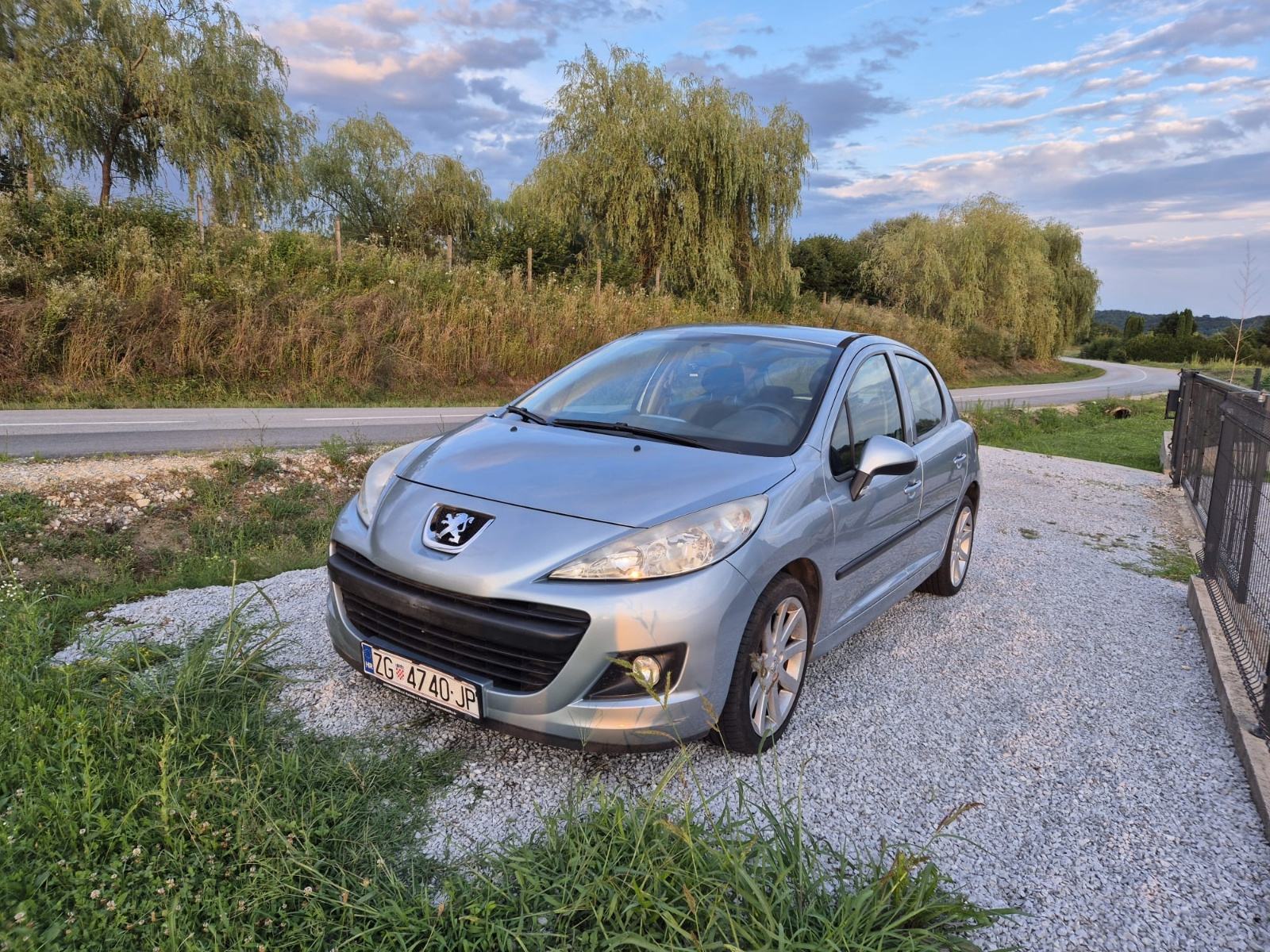 Peugeot 207 1,6 HDi, fotografija 9