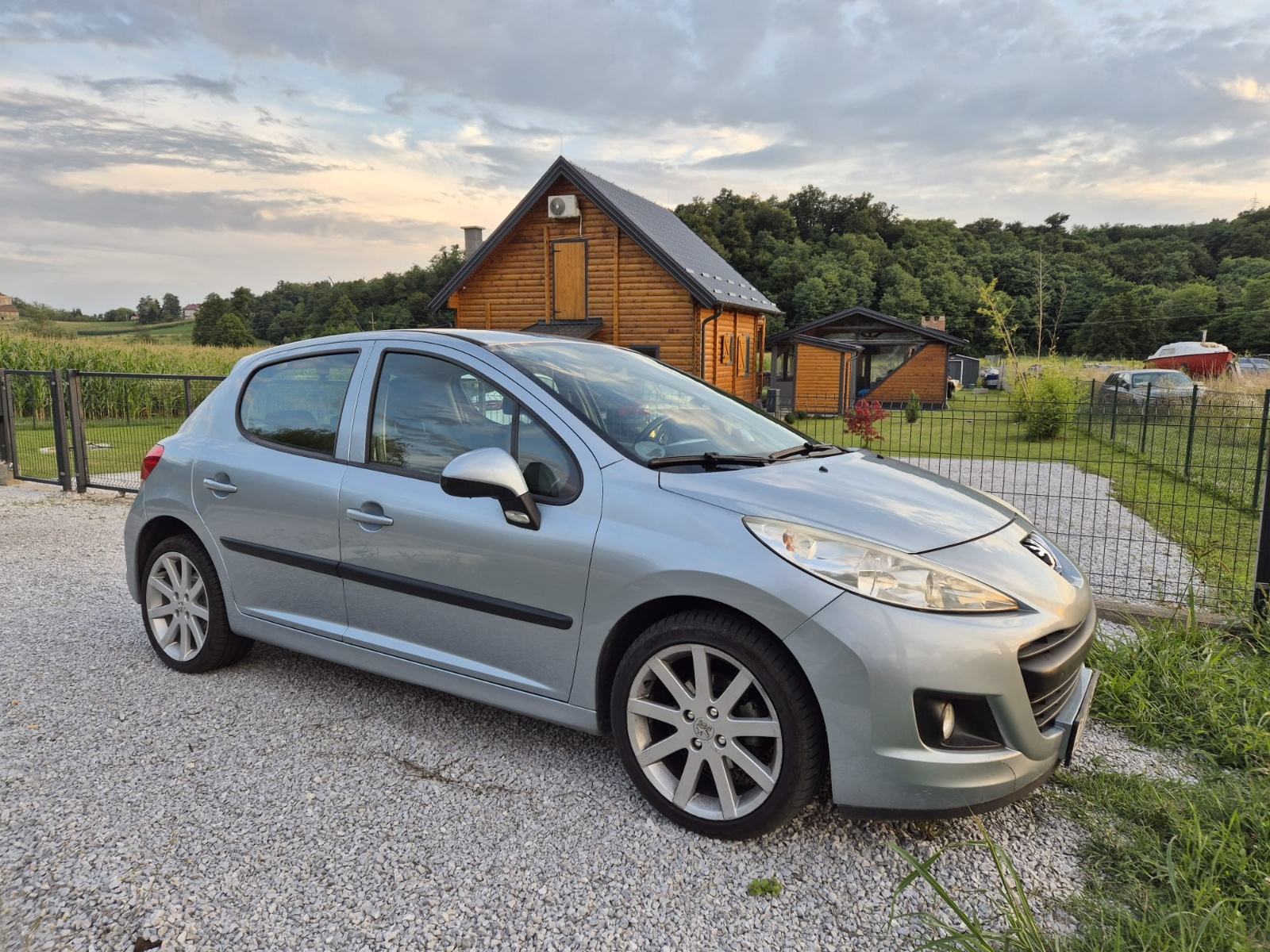 Peugeot 207 1,6 HDi, fotografija 15