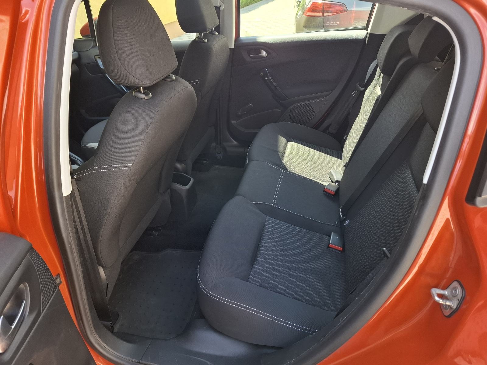 Peugeot 208 1 2 PureTech SERVO KLIMA 2016god JAMSTVO NA IME KUPCA, fotografija 11
