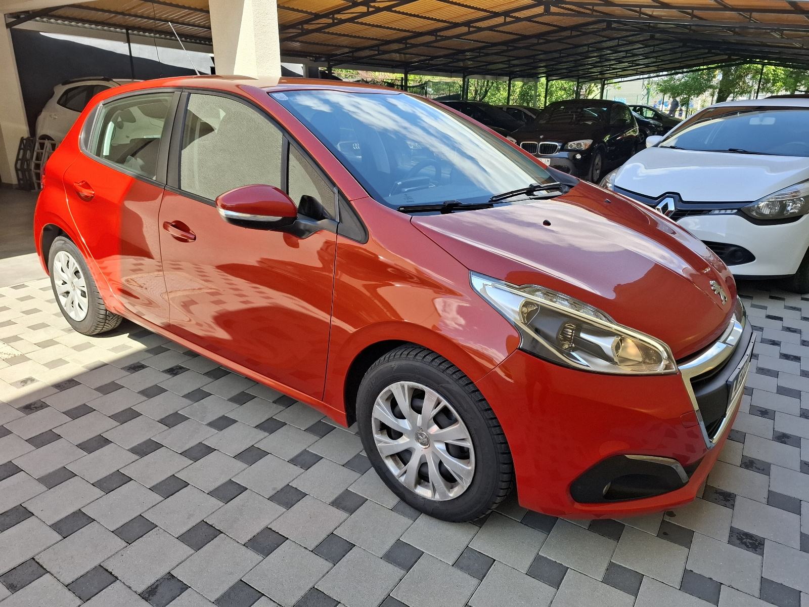 Peugeot 208 1 2 PureTech SERVO KLIMA 2016god JAMSTVO NA IME KUPCA, fotografija 2