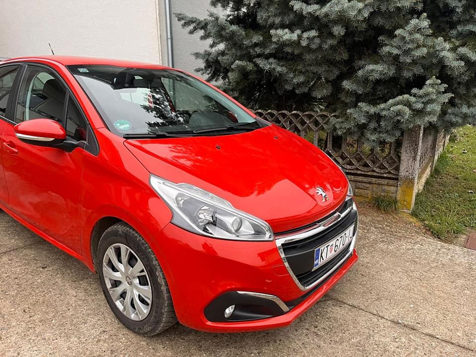 Peugeot 208 1.0, fotografija 3