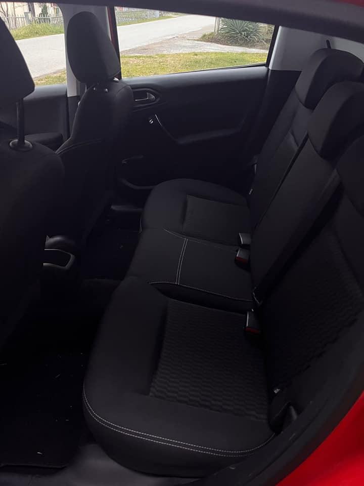 Peugeot 208 1.0, fotografija 5