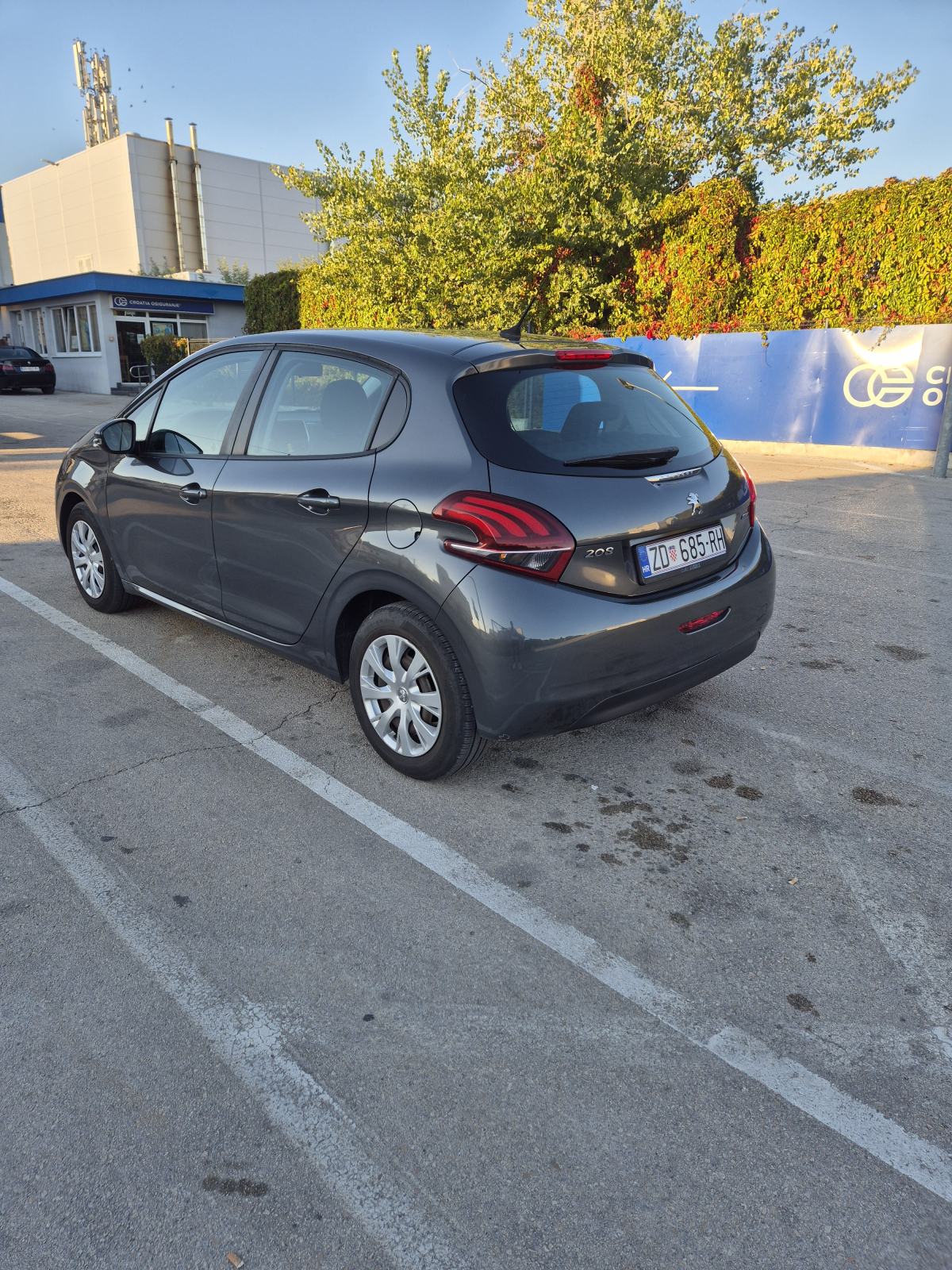 Peugeot 208 1,0, fotografija 5