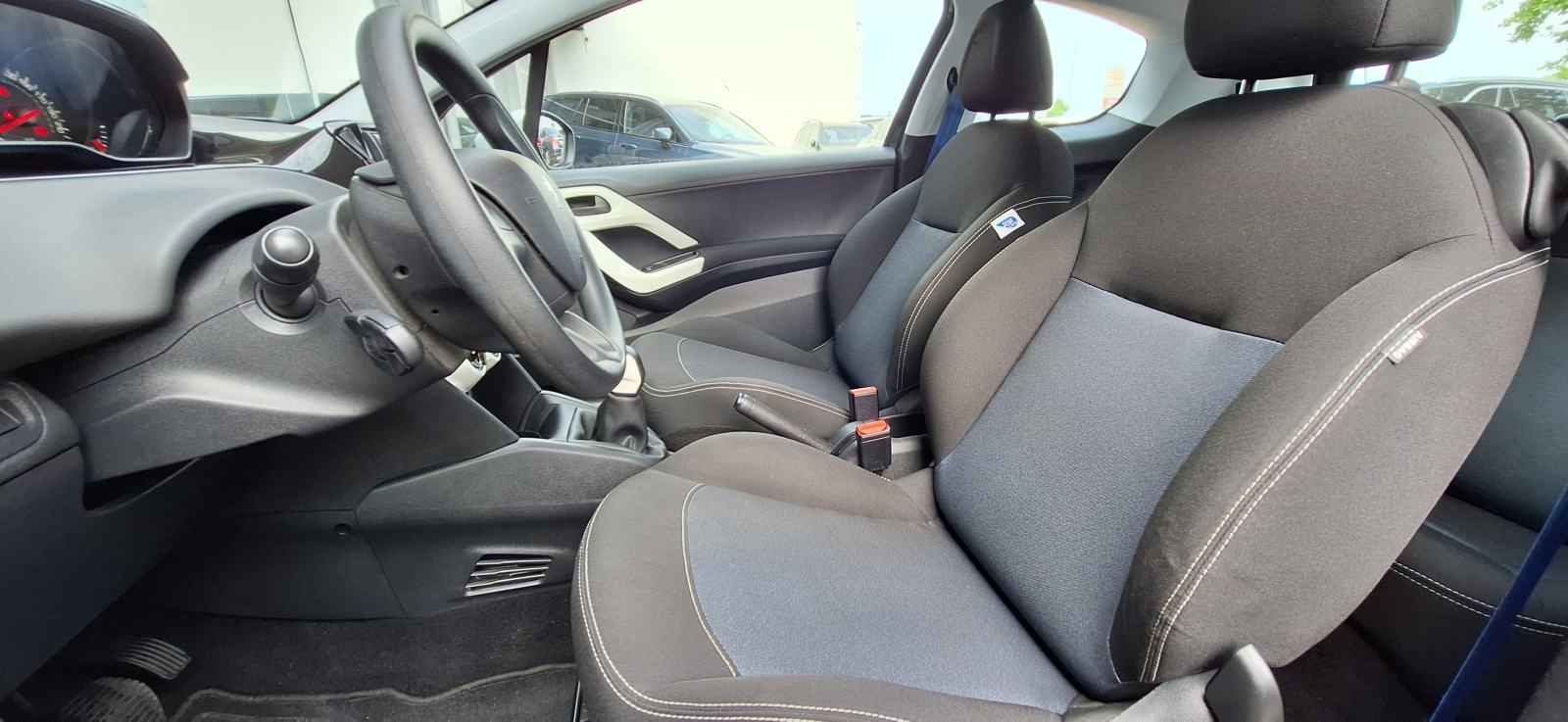 Peugeot 208 1,0 VTi, 71.000KM, KLIMA, TEMPOMAT, DVOBOJAN, NA IME..., fotografija 14