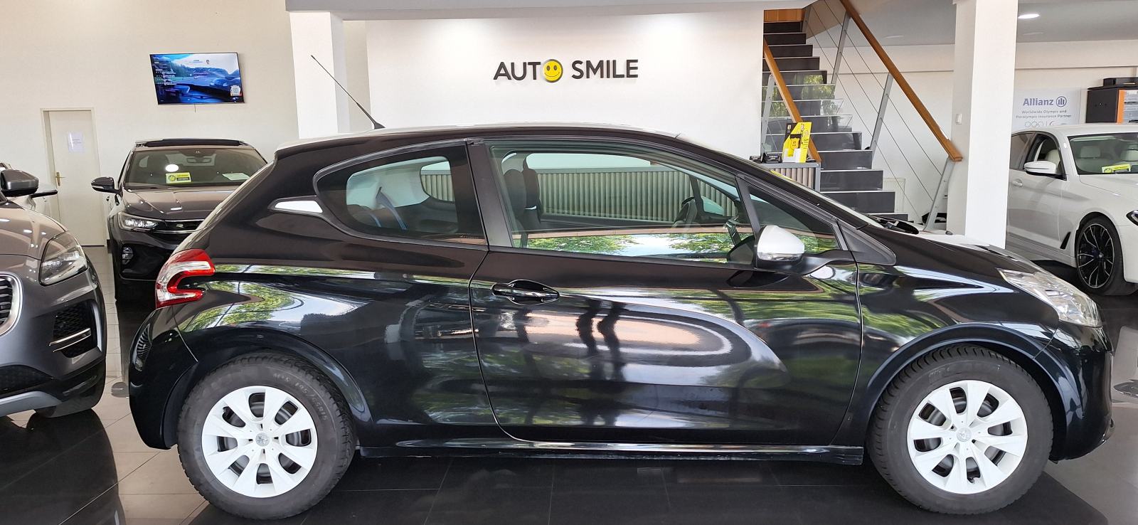 Peugeot 208 1,0 VTi, 71.000KM, KLIMA, TEMPOMAT, DVOBOJAN, NA IME..., fotografija 5
