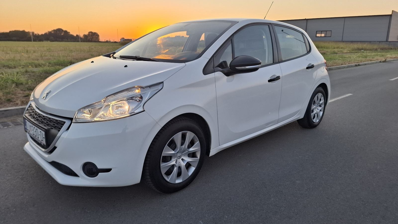 Peugeot 208 1,0 VTi, fotografija 7