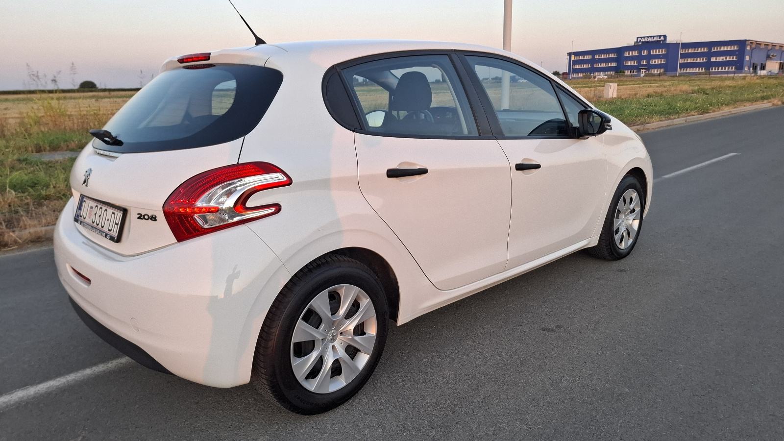 Peugeot 208 1,0 VTi, fotografija 8