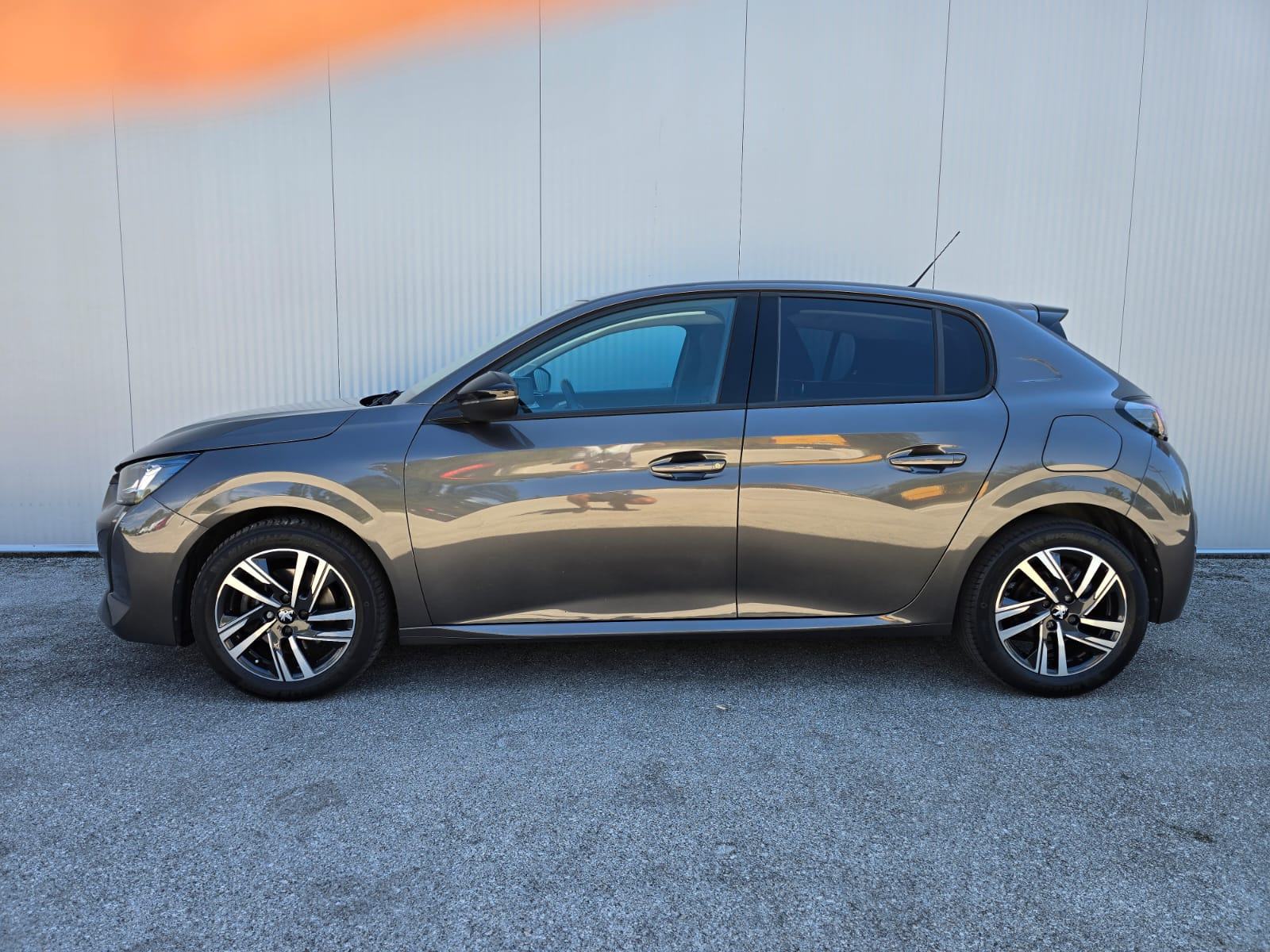 Peugeot 208 1,2 100 KS Allure, 1. vl, Top Stanje, Veliki servis!, fotografija 3