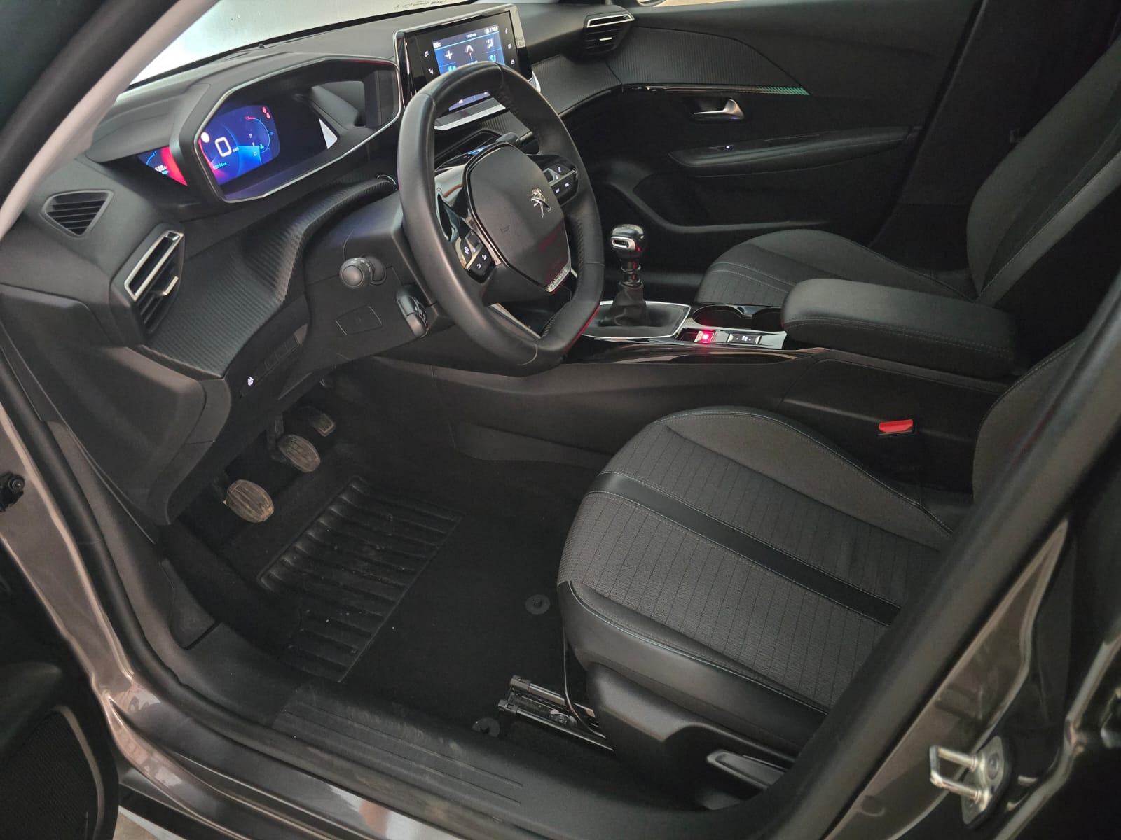 Peugeot 208 1,2 100 KS Allure, 1. vl, Top Stanje, Veliki servis!, fotografija 18