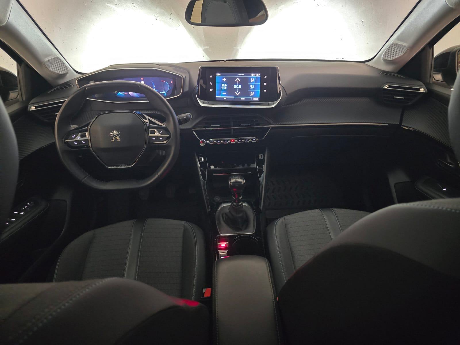 Peugeot 208 1,2 100 KS Allure, 1. vl, Top Stanje, Veliki servis!, fotografija 20