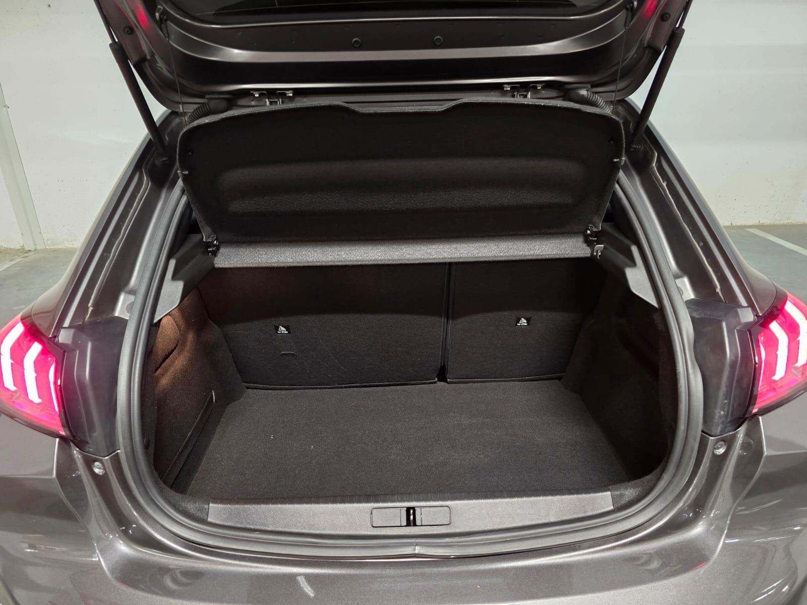 Peugeot 208 1,2 100 KS Allure, 1. vl, Top Stanje, Veliki servis!, fotografija 16