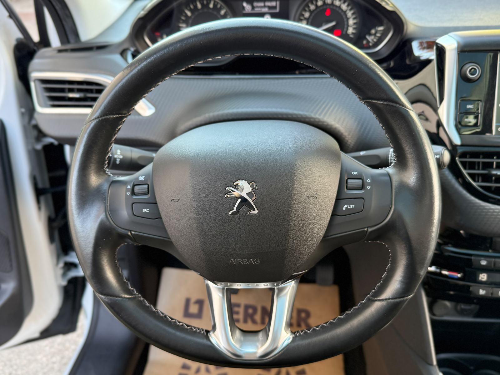 Peugeot 208 1,2 110 ks *REG 07/27* PANORAMA, Aut. klima, Kamera, NAVI, fotografija 11