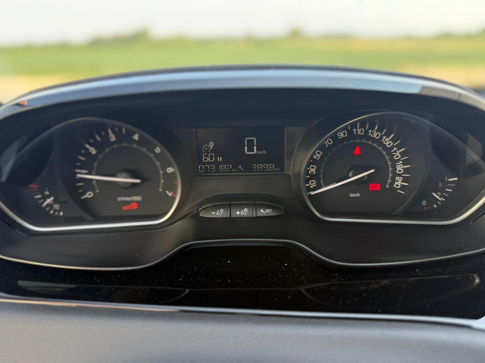 PEUGEOT 208 1.2 - 2018 GOD, fotografija 13
