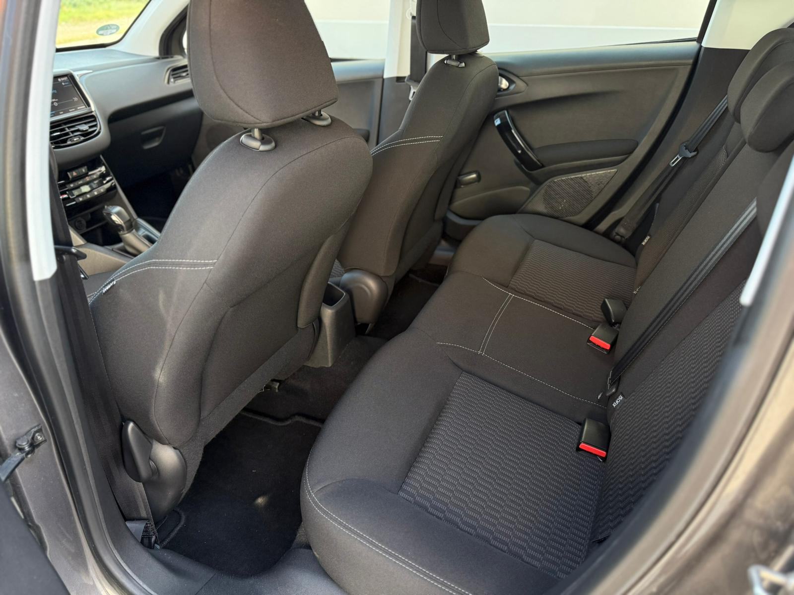 PEUGEOT 208 1.2 - 2018 GOD, fotografija 18