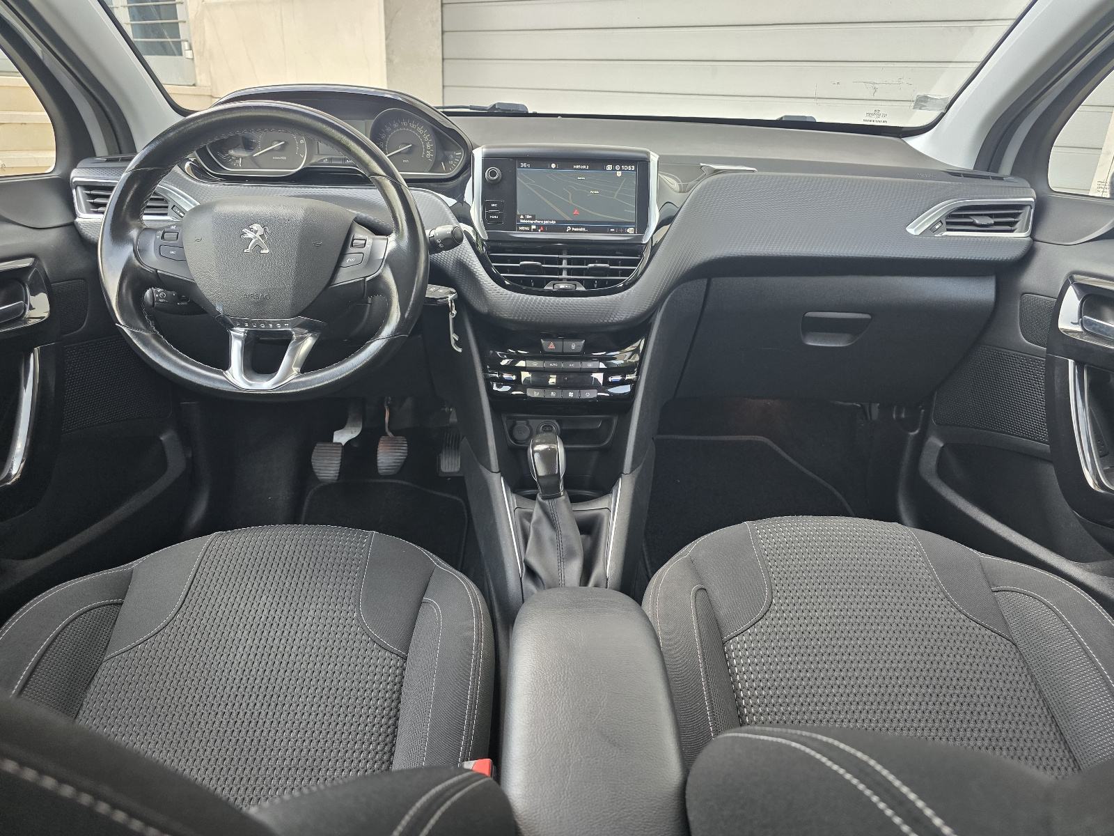 Peugeot 208 1,2 81 kw⛔️novi servis+nove gume⛔️, fotografija 9