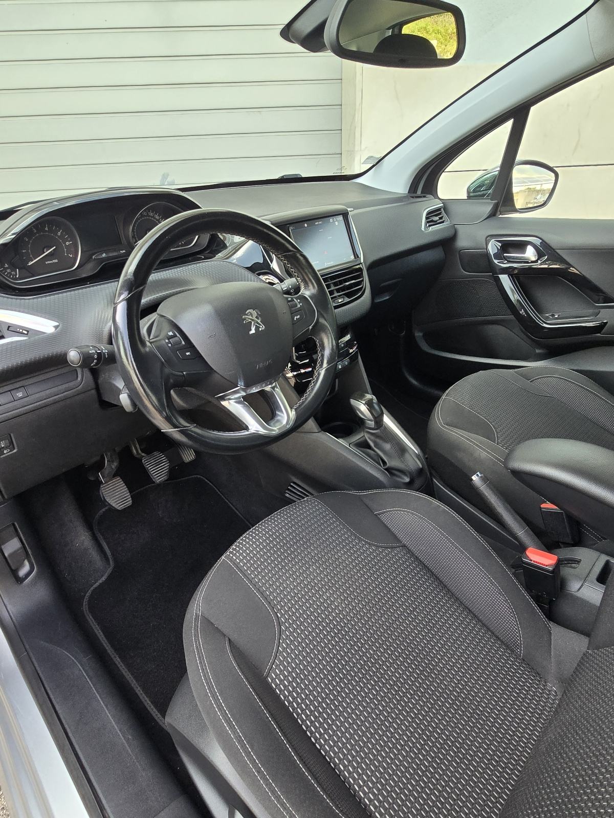 Peugeot 208 1,2 81 kw⛔️novi servis+nove gume⛔️, fotografija 10