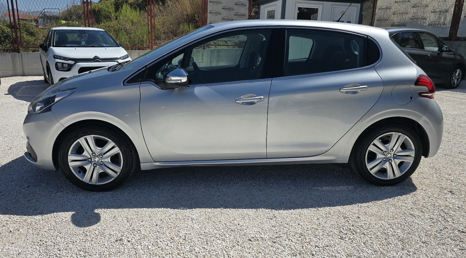 Peugeot 208 1,2 81 kw⛔️novi servis+nove gume⛔️, fotografija 6