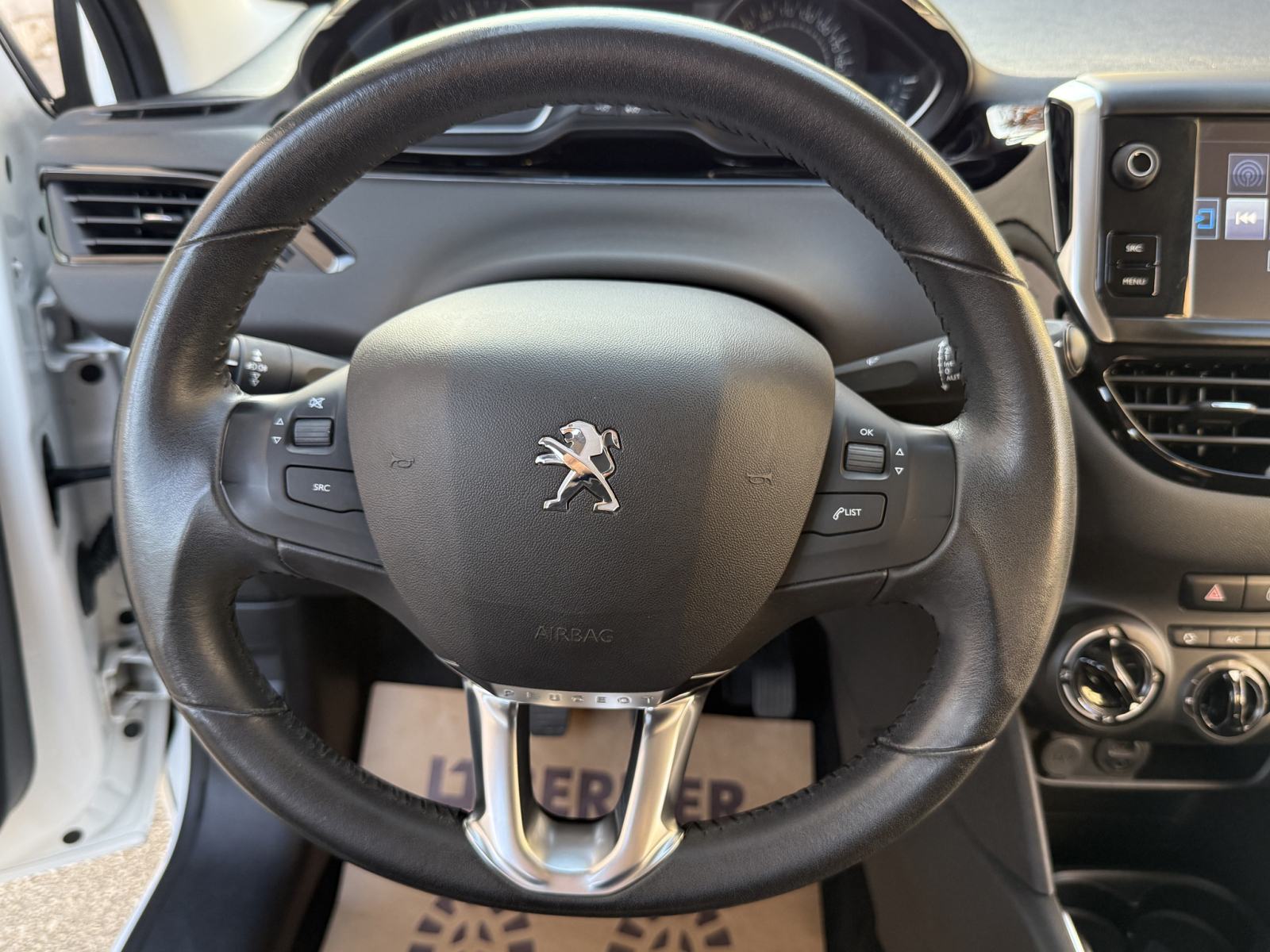 Peugeot 208 1.2 90 tkm. *REG 07/27* Klima, PDC, LED, Grijanje sjedala, fotografija 9