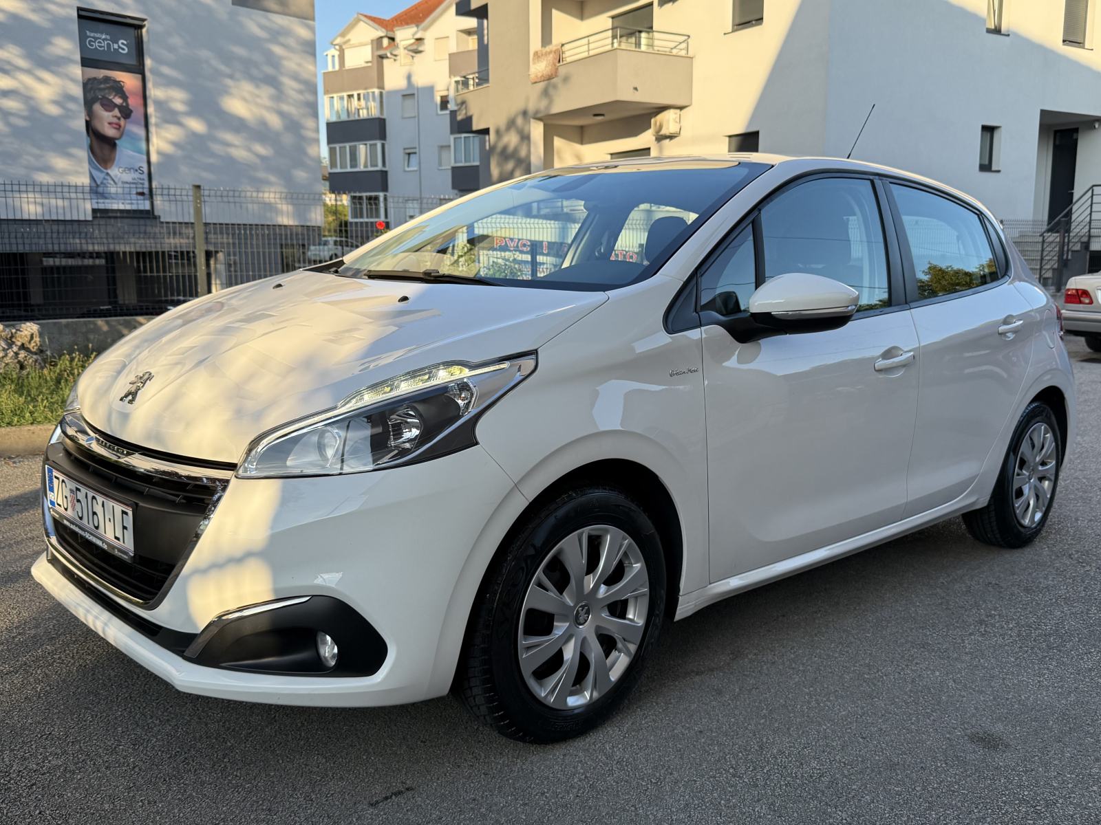 Peugeot 208 1.2 90 tkm. *REG 07/27* Klima, PDC, LED, Grijanje sjedala, pogled izvana - slika 1