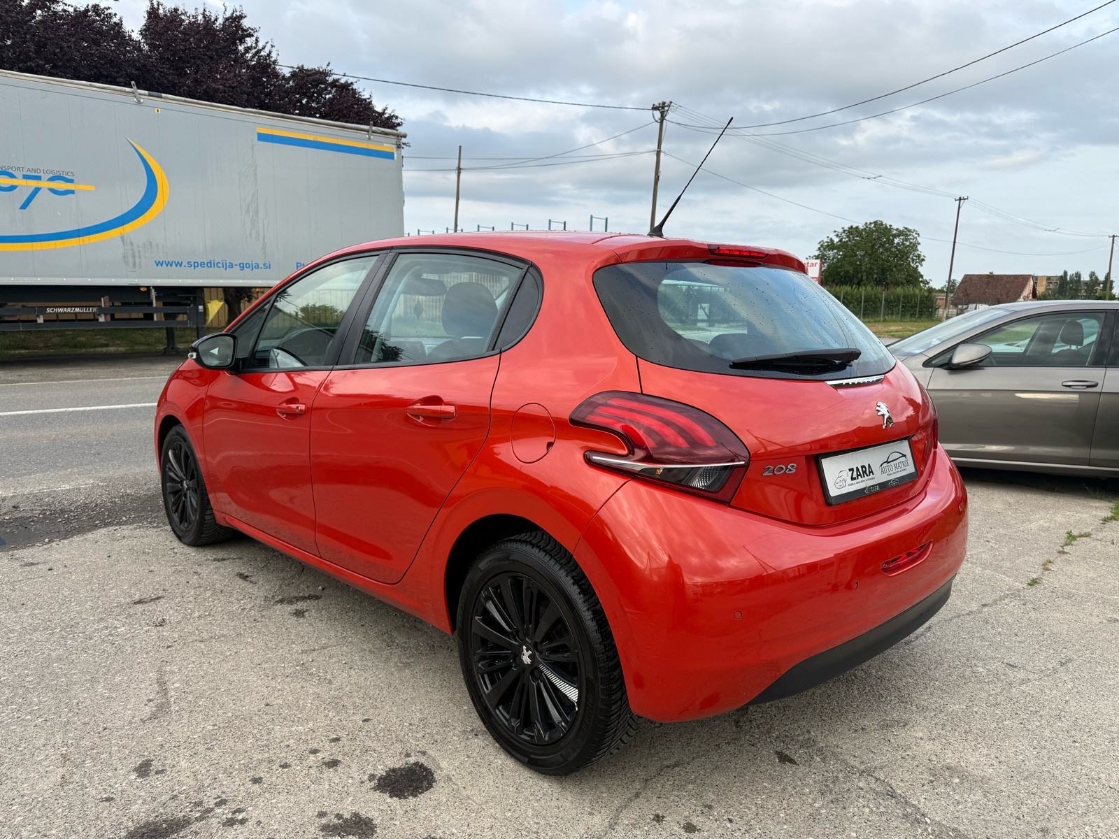 Peugeot 208 1,2 servisna knjiga, alu, kamera, fotografija 4