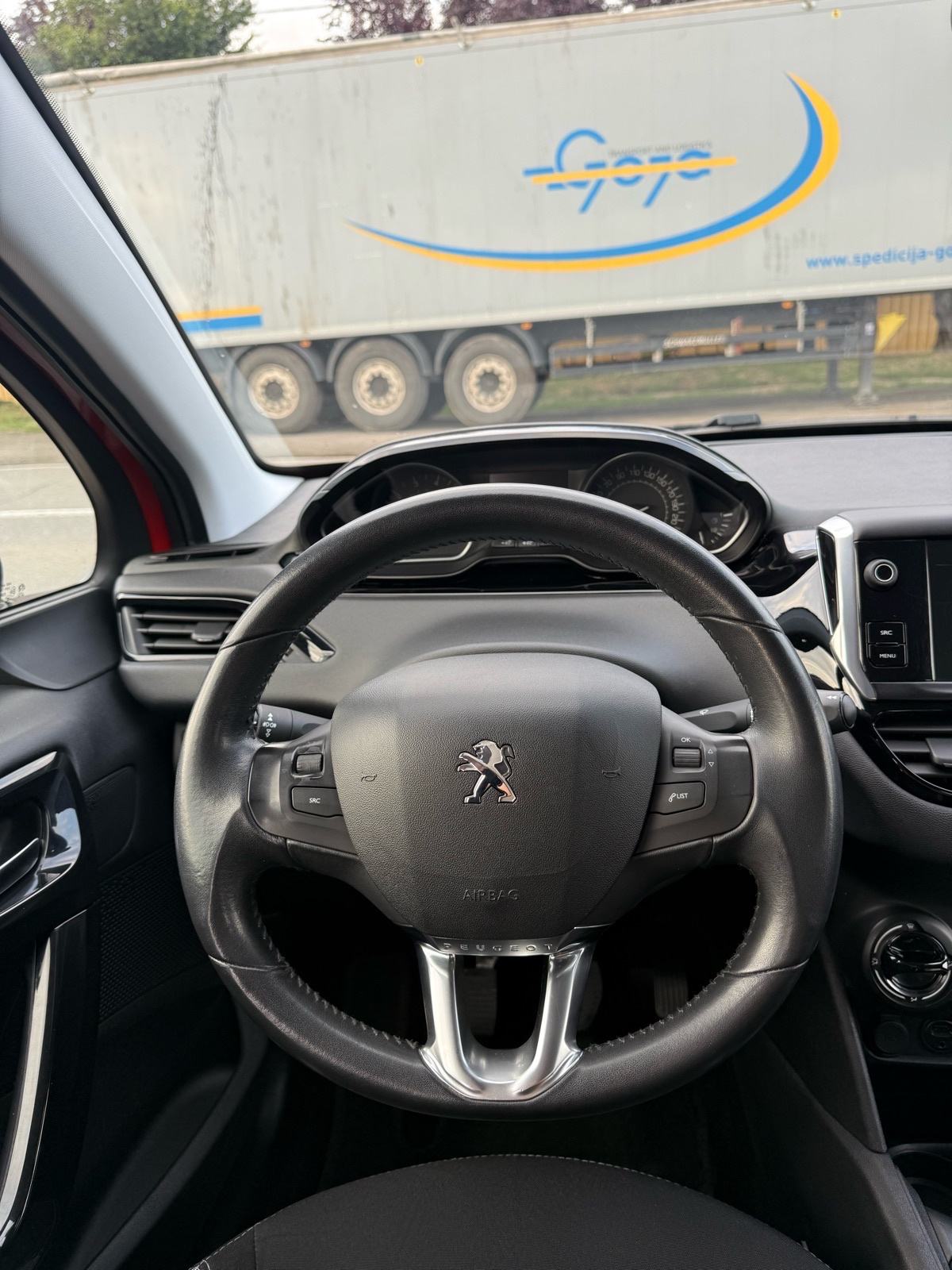 Peugeot 208 1,2 servisna knjiga, alu, kamera, fotografija 8