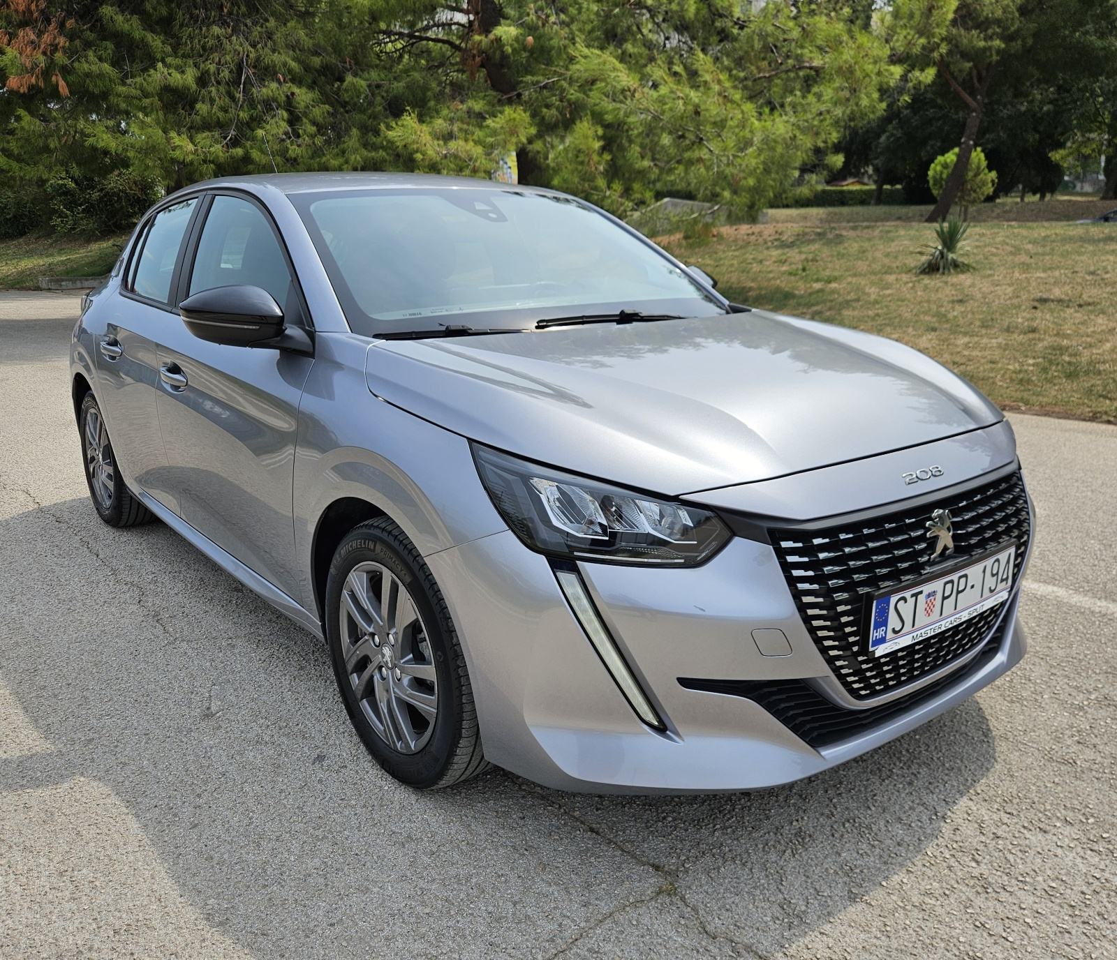 PEUGEOT 208 1,2 BENZIN • SAMO 29.000 KM • FULL OPREMA • JAMSTVO, fotografija 6