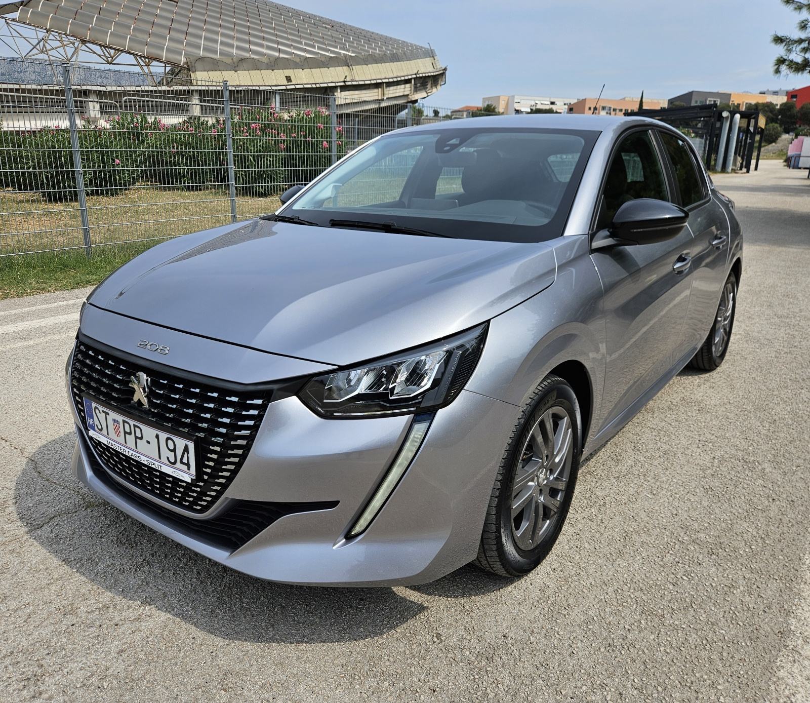 PEUGEOT 208 1,2 BENZIN • SAMO 29.000 KM • FULL OPREMA • JAMSTVO, pogled izvana - slika 5