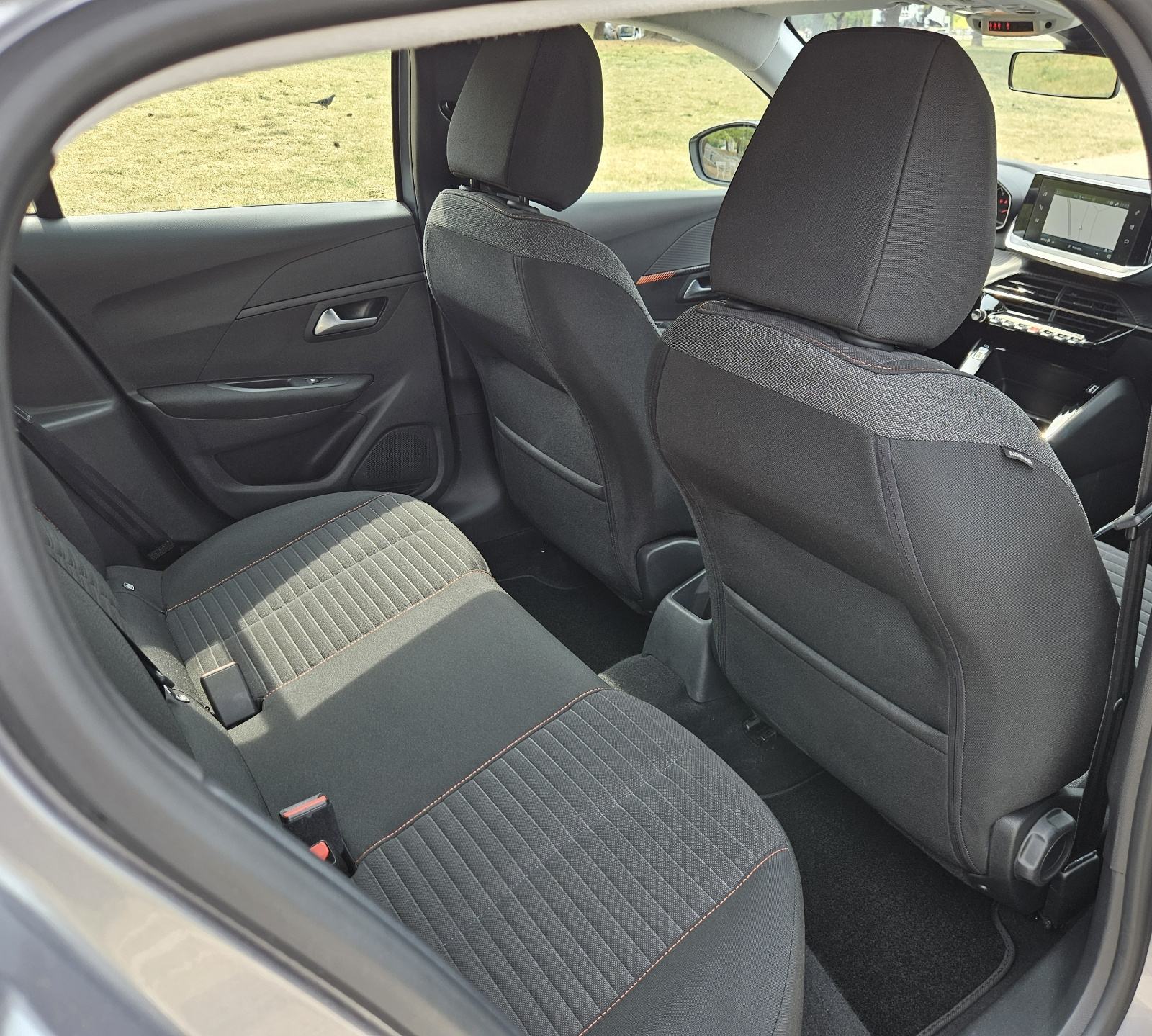 PEUGEOT 208 1,2 BENZIN • SAMO 29.000 KM • FULL OPREMA • JAMSTVO, fotografija 15