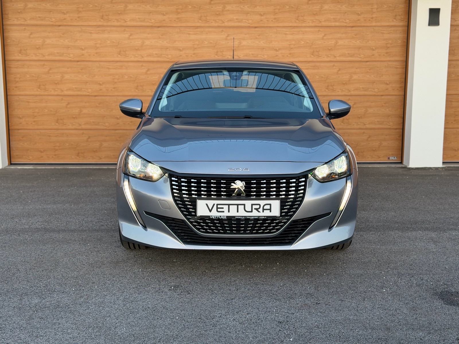 Peugeot 208 1,2 • Full led • Navi • 38tkm • Servis, fotografija 4