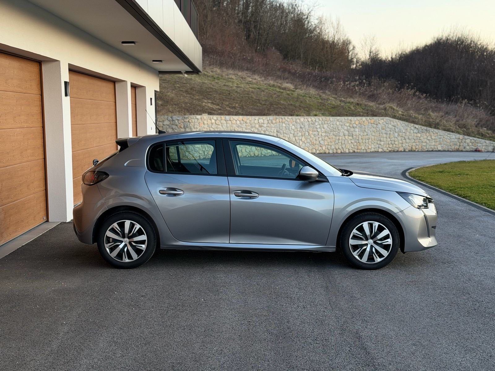 Peugeot 208 1,2 • Full led • Navi • 38tkm • Servis, fotografija 3