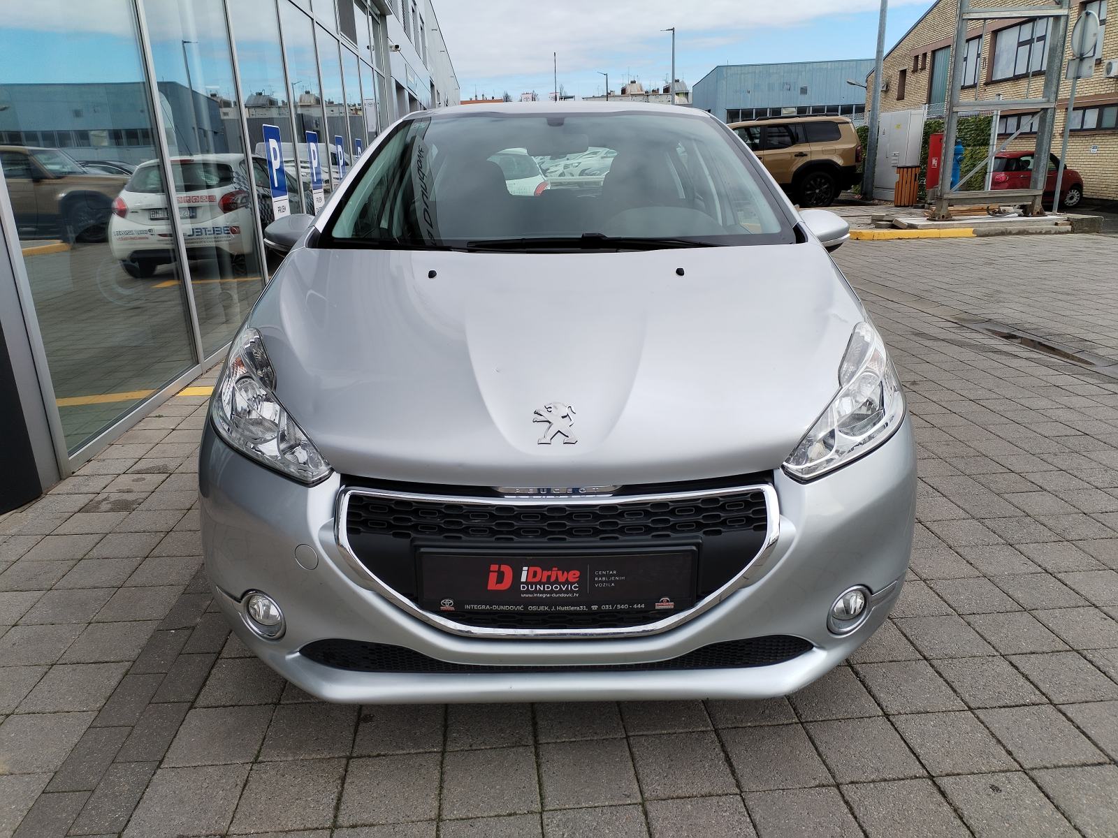 Peugeot 208 1,2 HR AUTO, AUTOMATSKA KLIMA, TEMPOMAT, fotografija 2