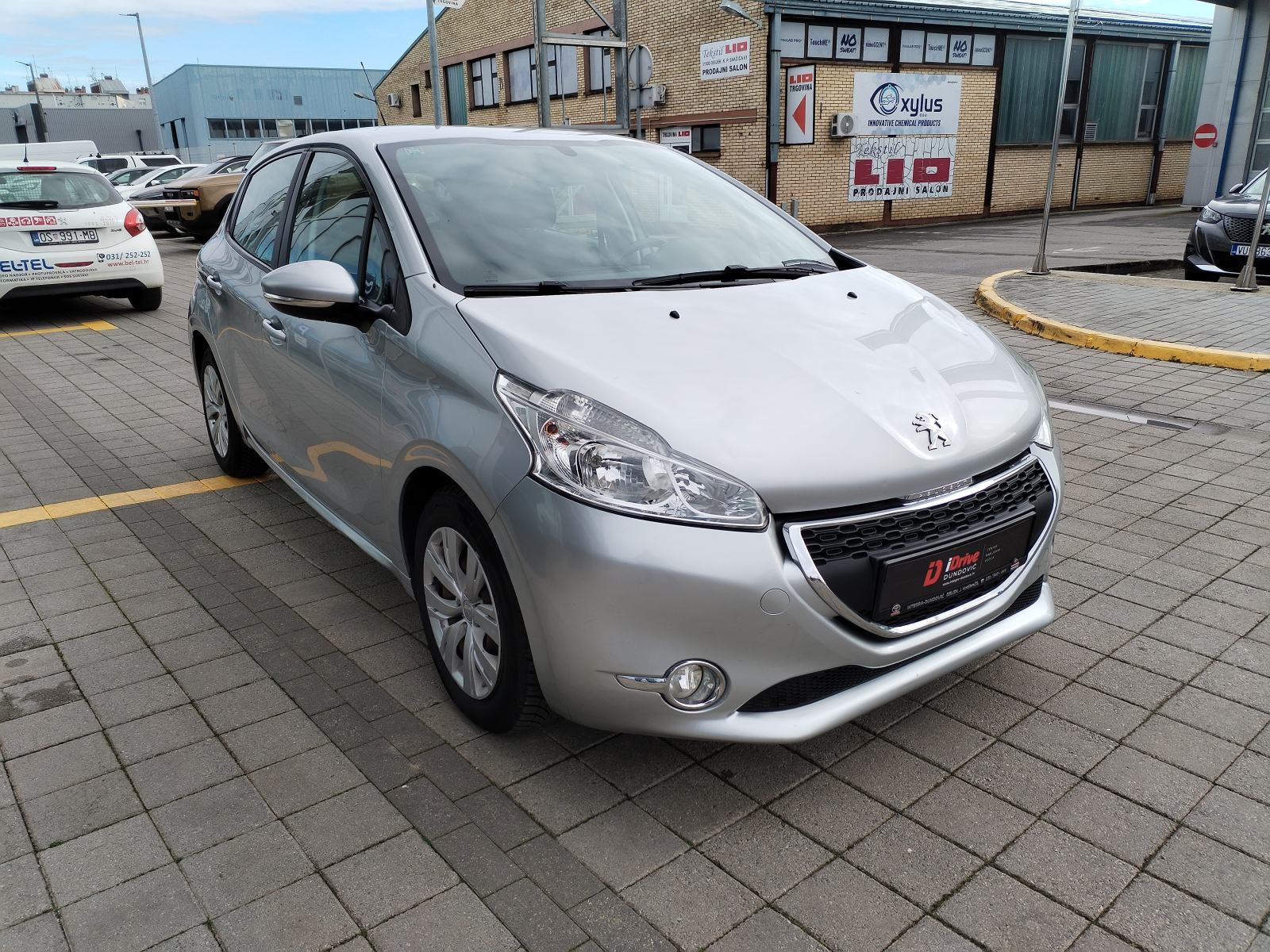 Peugeot 208 1,2 HR AUTO, AUTOMATSKA KLIMA, TEMPOMAT, fotografija 3