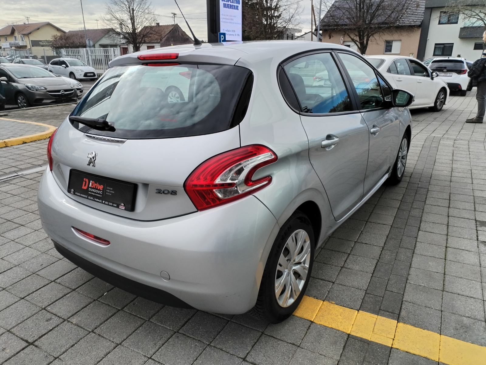 Peugeot 208 1,2 HR AUTO, AUTOMATSKA KLIMA, TEMPOMAT, fotografija 4