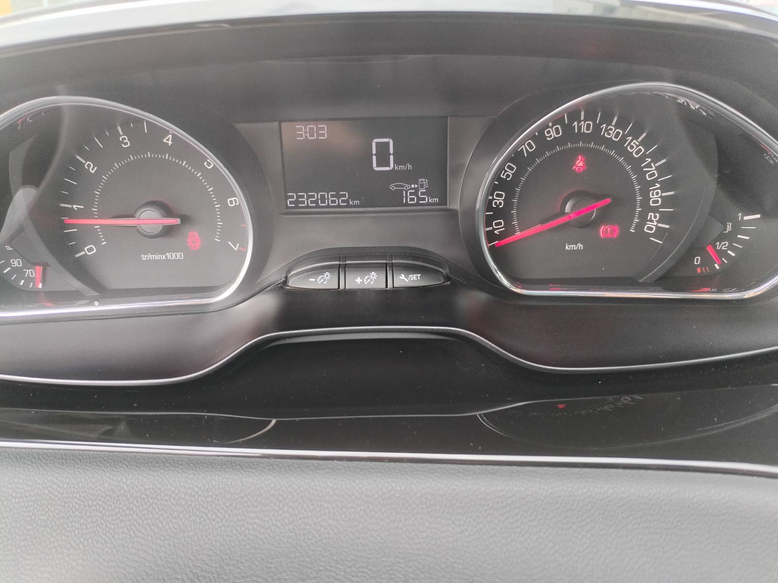 Peugeot 208 1,2 HR AUTO, AUTOMATSKA KLIMA, TEMPOMAT, fotografija 8