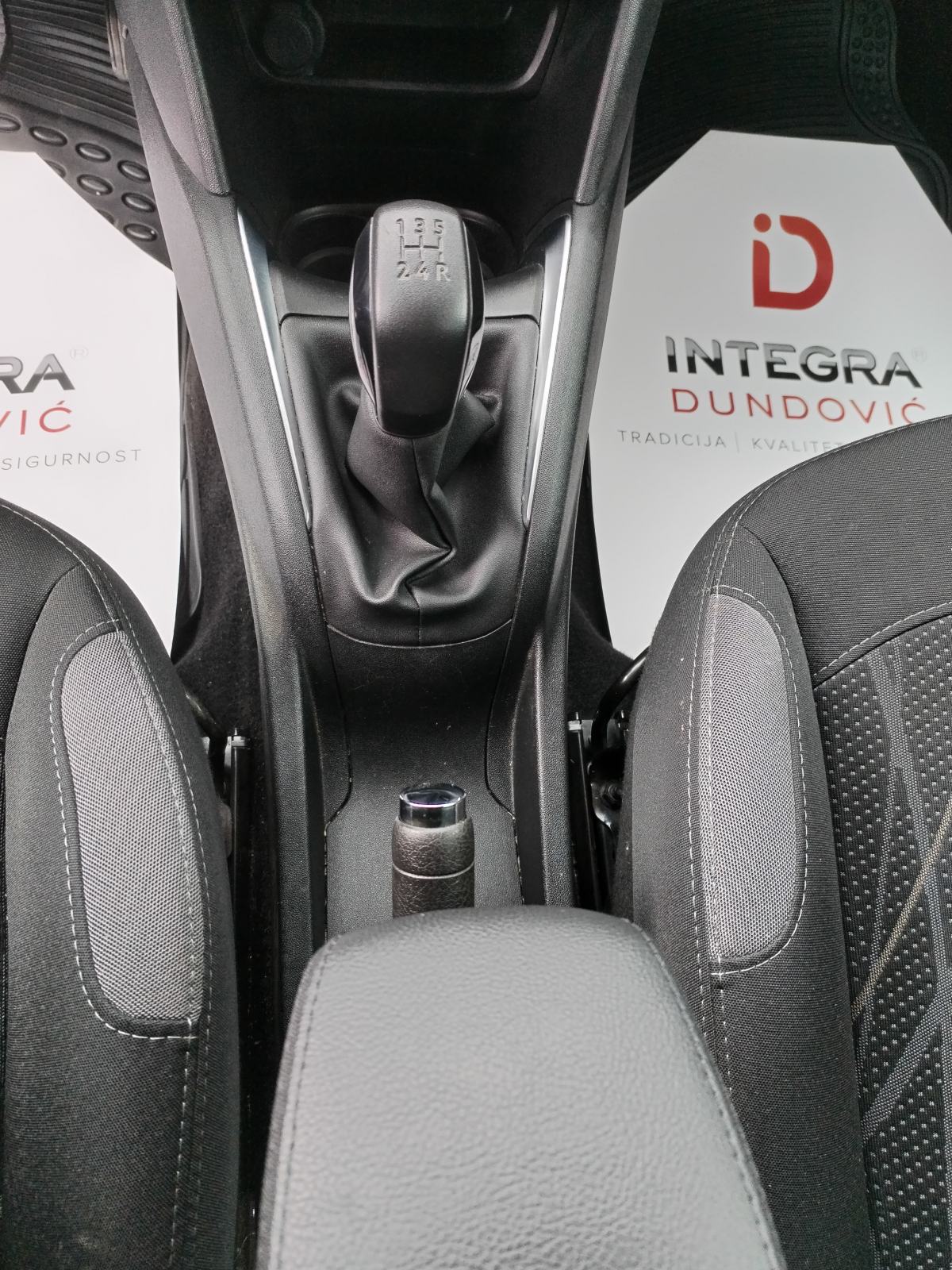 Peugeot 208 1,2 HR AUTO, AUTOMATSKA KLIMA, TEMPOMAT, fotografija 19